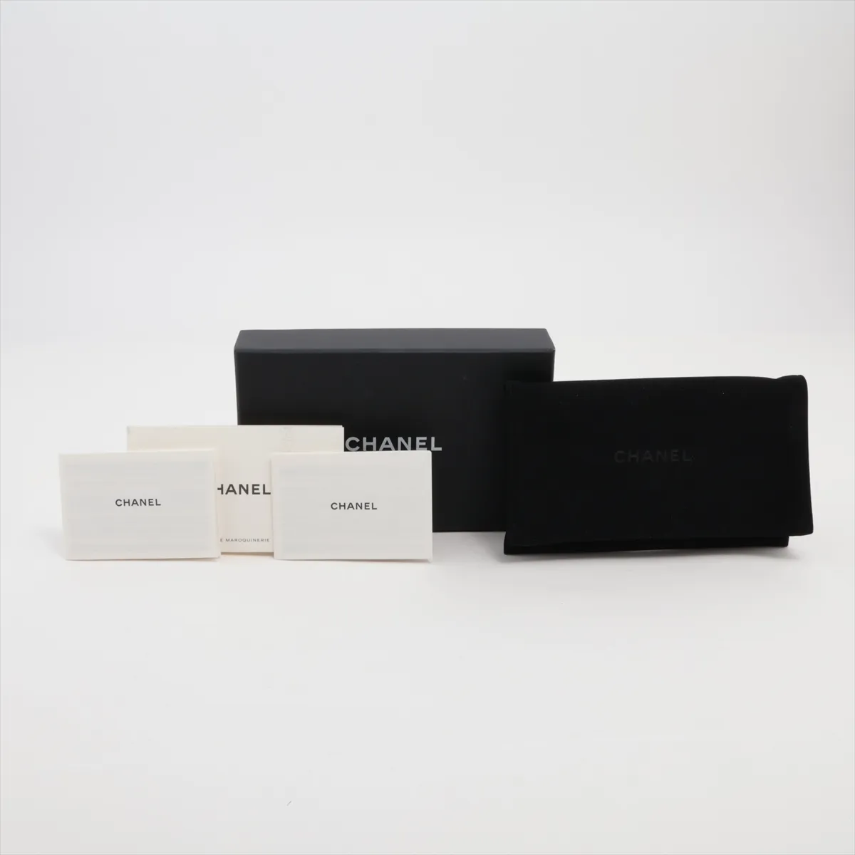 Matelassé Caviar Skin Card Case, White with Gold Hardware, L5K6K3E7 — view 7