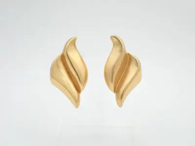 Other lines: Precious metals, earrings, gold