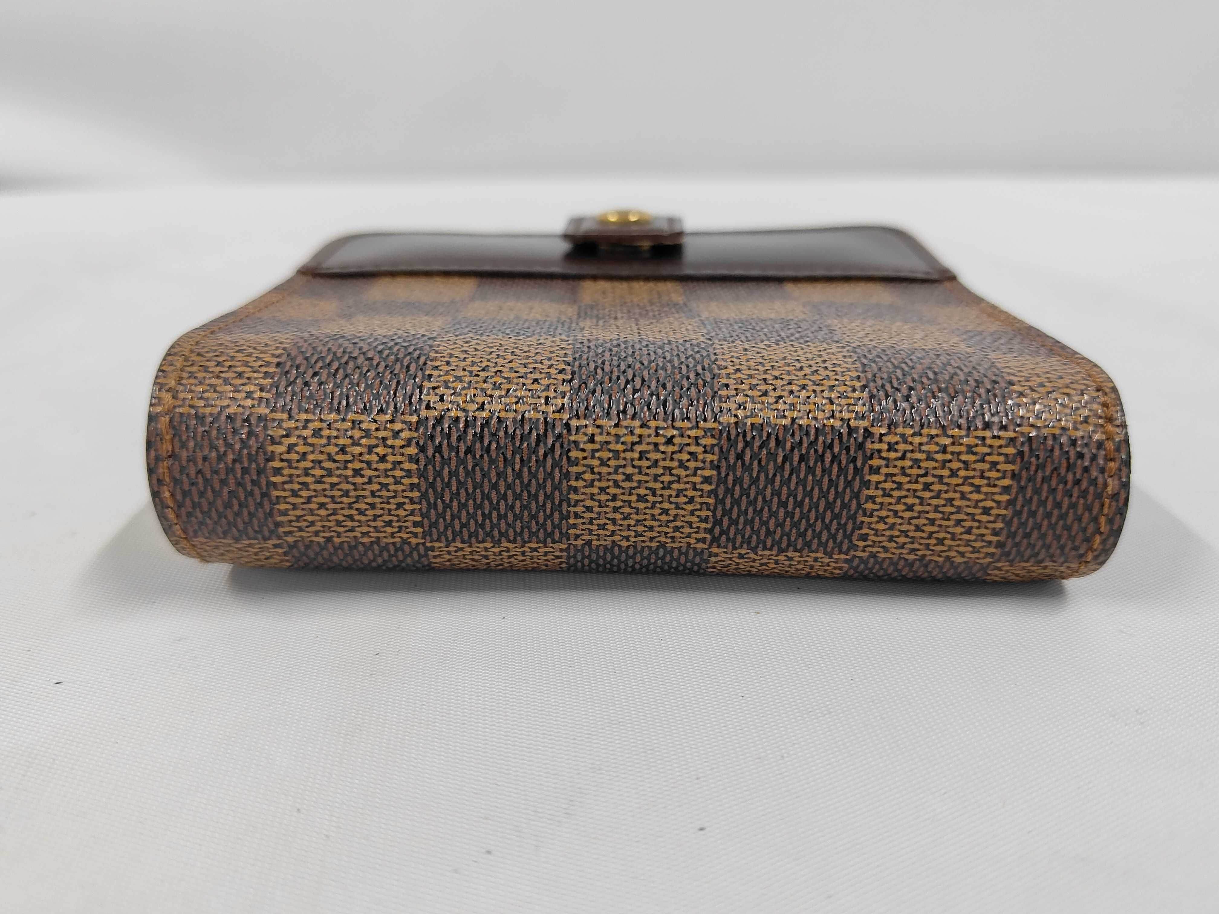 wallet — view 3