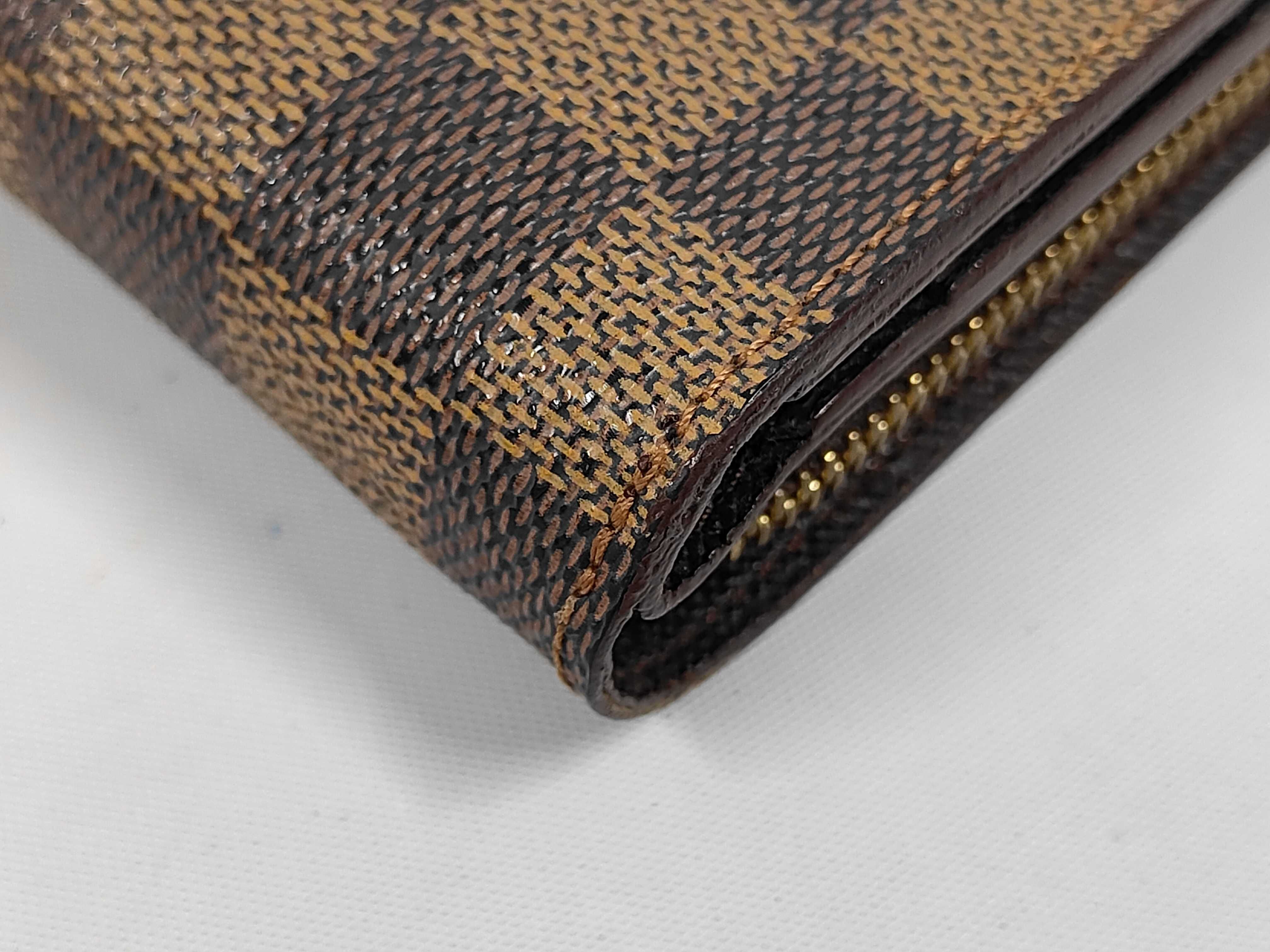 wallet — view 4