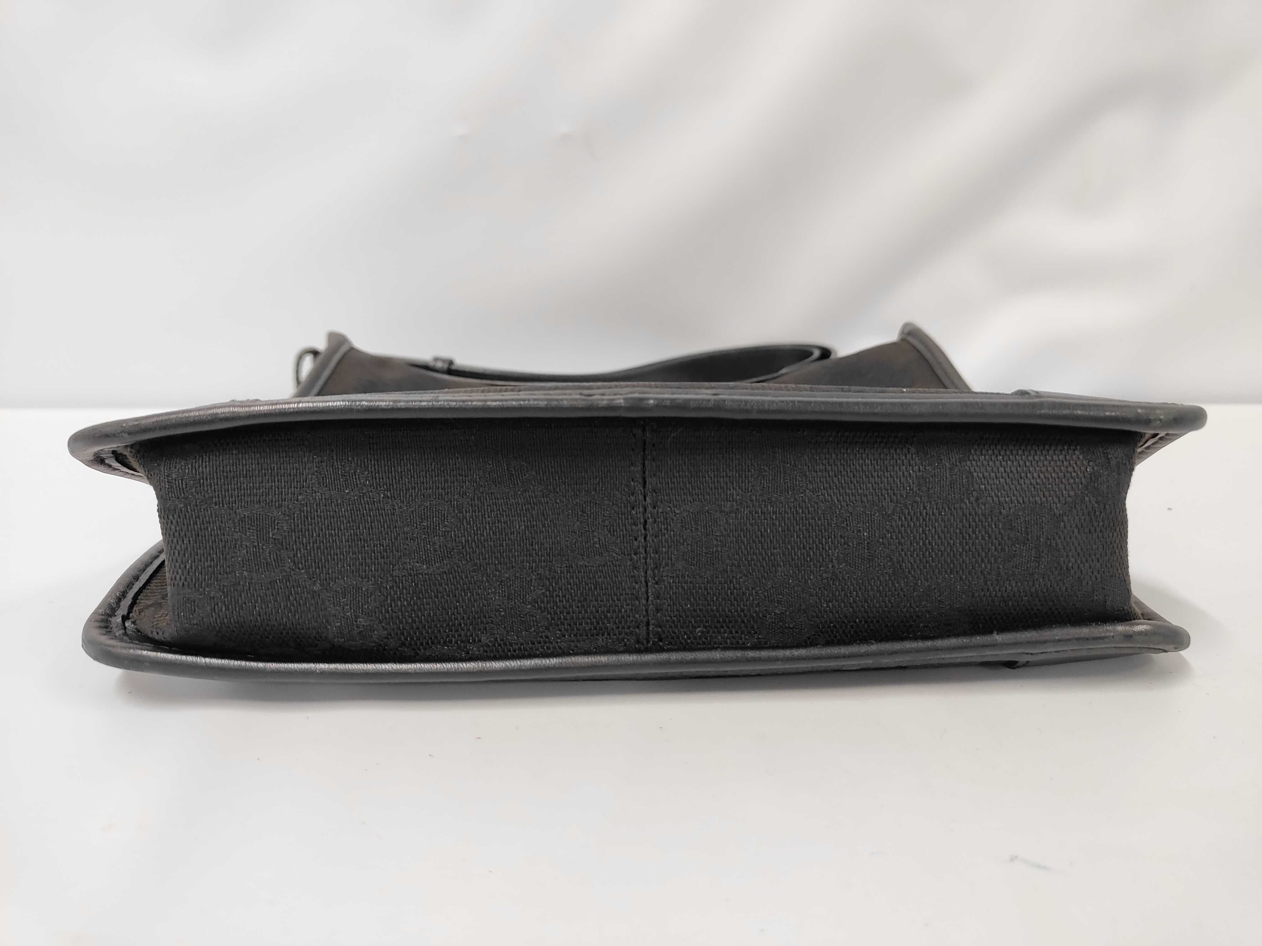GG Canvas Shoulder Bag — view 3