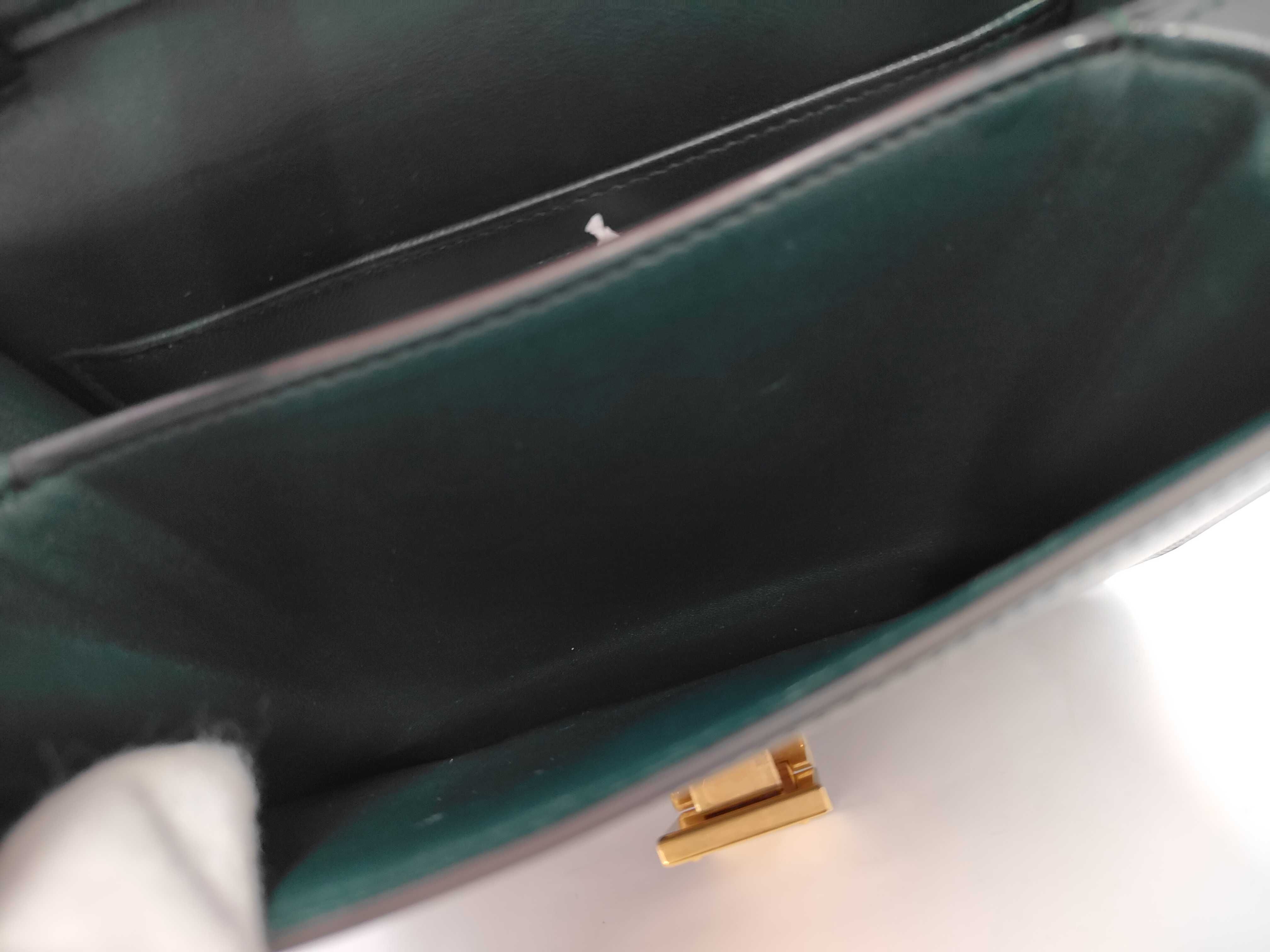Classic Box Leather Shoulder Bag (Green) — view 8