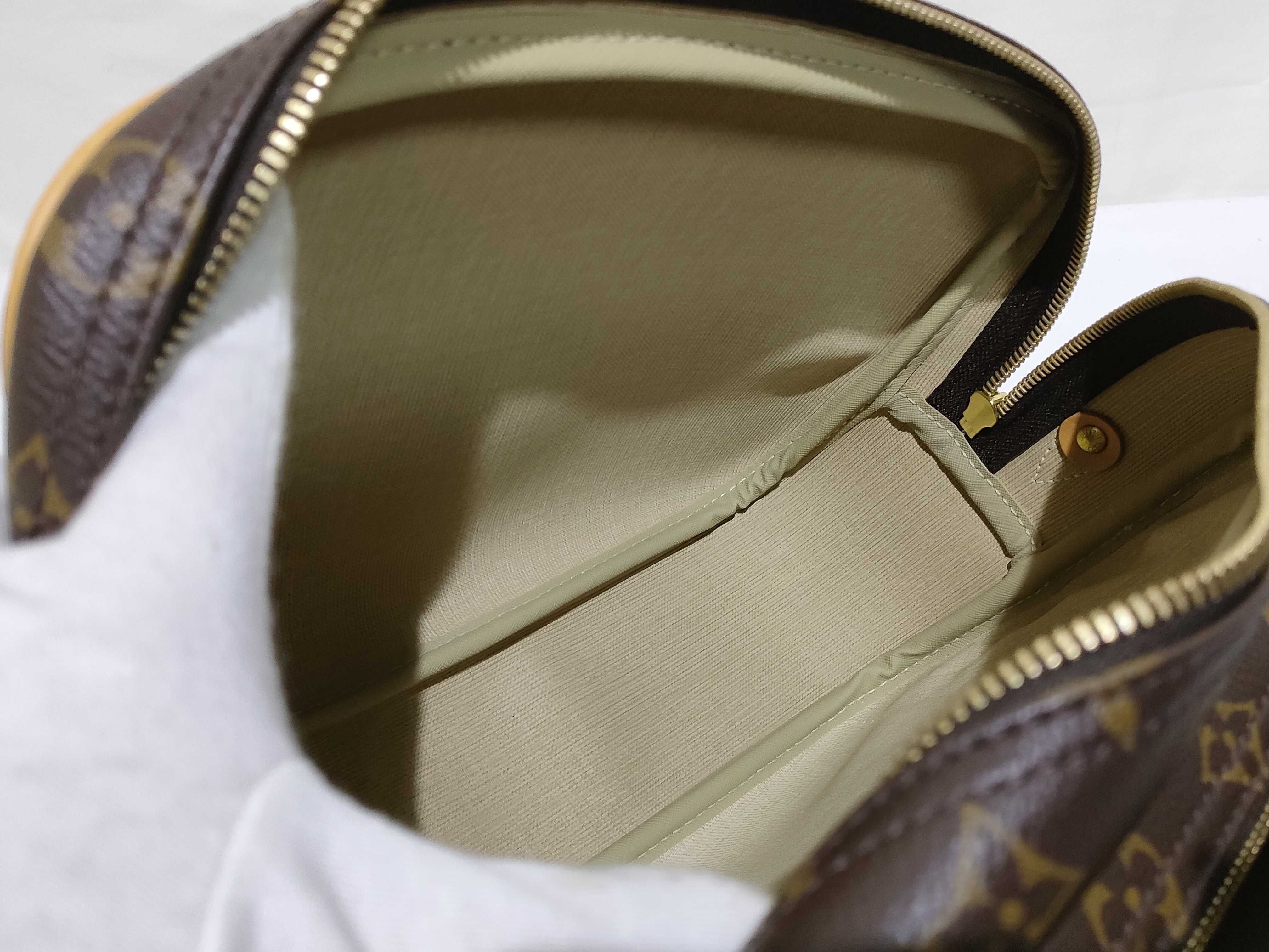 Monogram LOUIS VUITTON Reporter PM Shoulder Bag — view 11