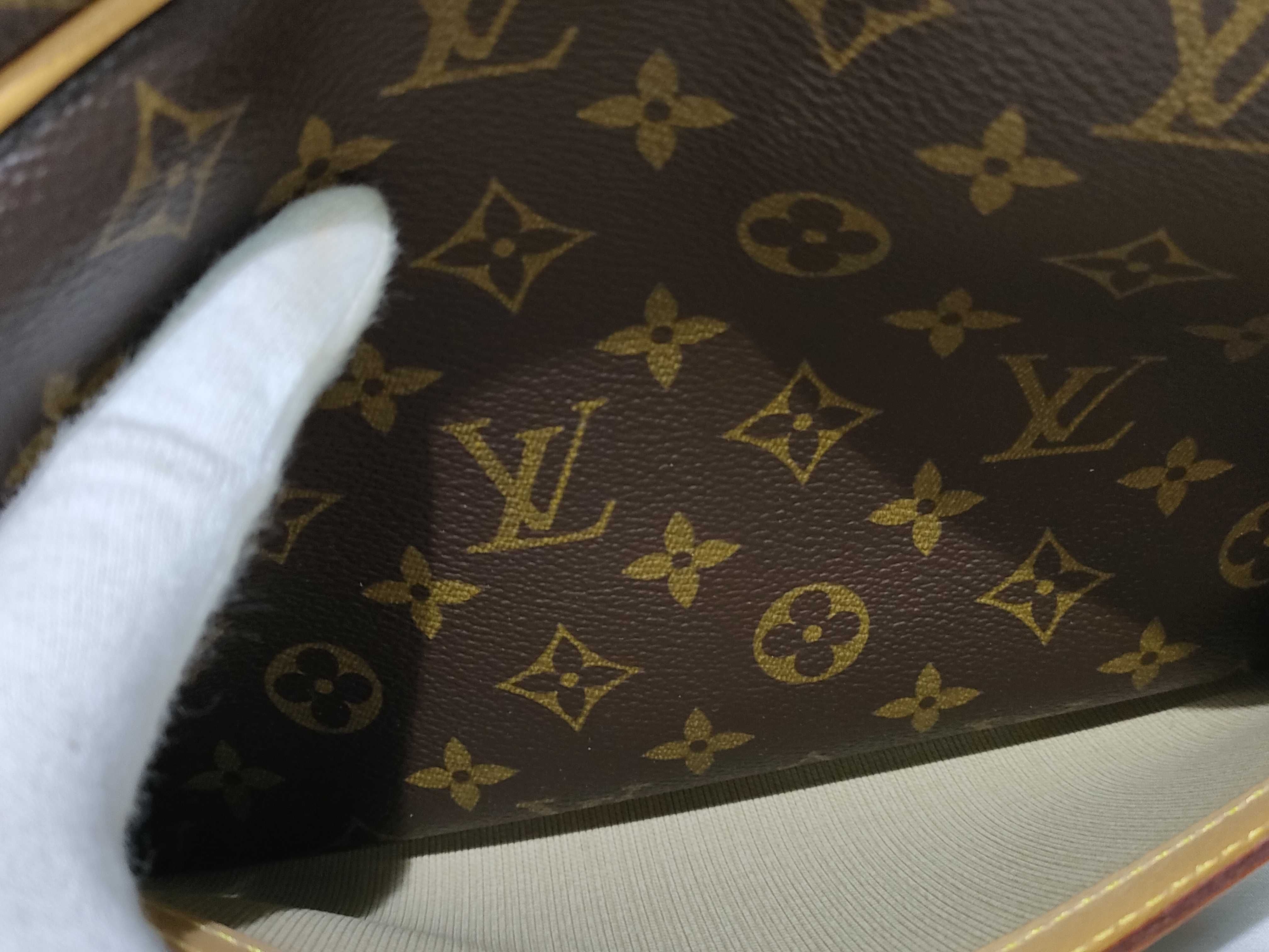 Monogram LOUIS VUITTON Reporter PM Shoulder Bag — view 14