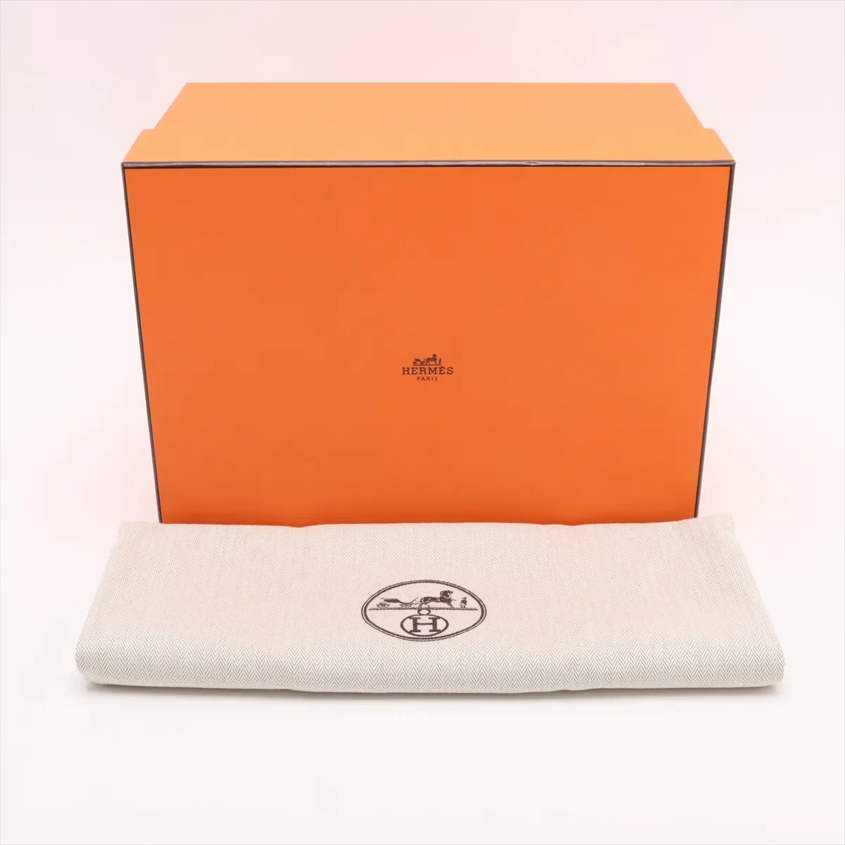 [Individually packaged] Hermes Picotin Lock 18 PM Taurillon Clemence Gris Pantin Silver Hardware K: 2025 — view 9