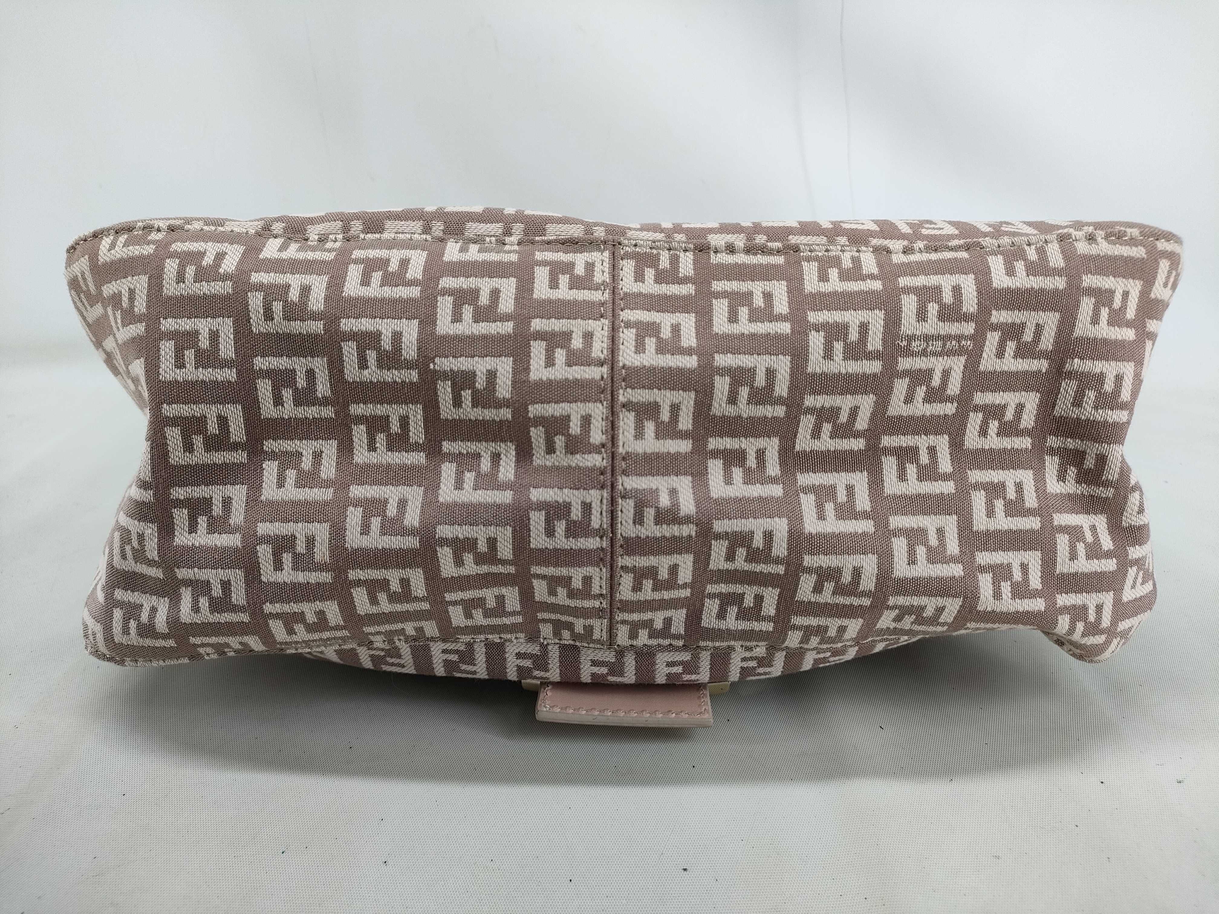 Zucca pattern Fendi bag, pink (with accessories and dust bag) shoulder bag — view 3