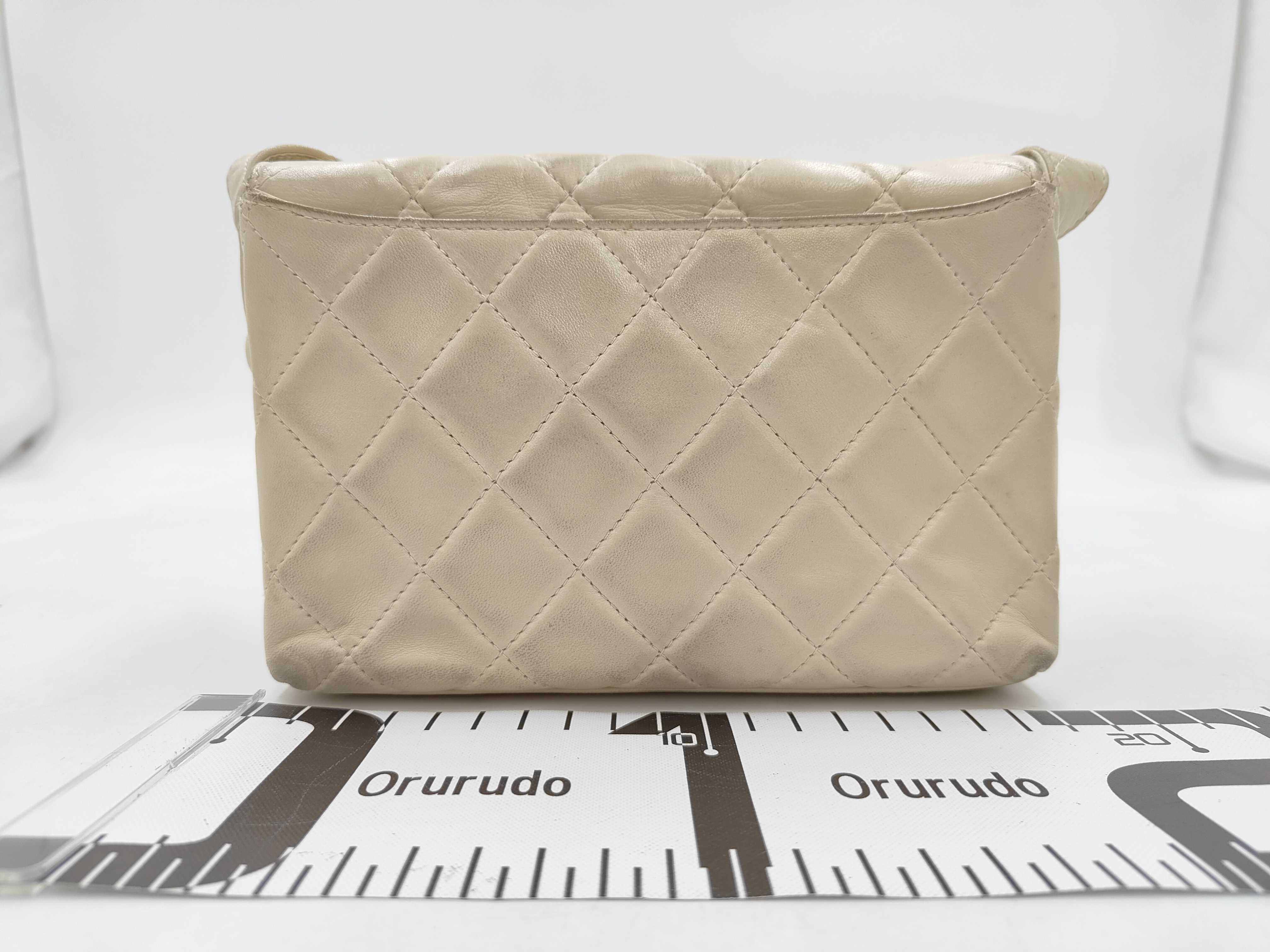 ID- Matelasse Cowskin Shoulder bag Coco Mark White Gold Metal Fittings Shoulder bag — view 2