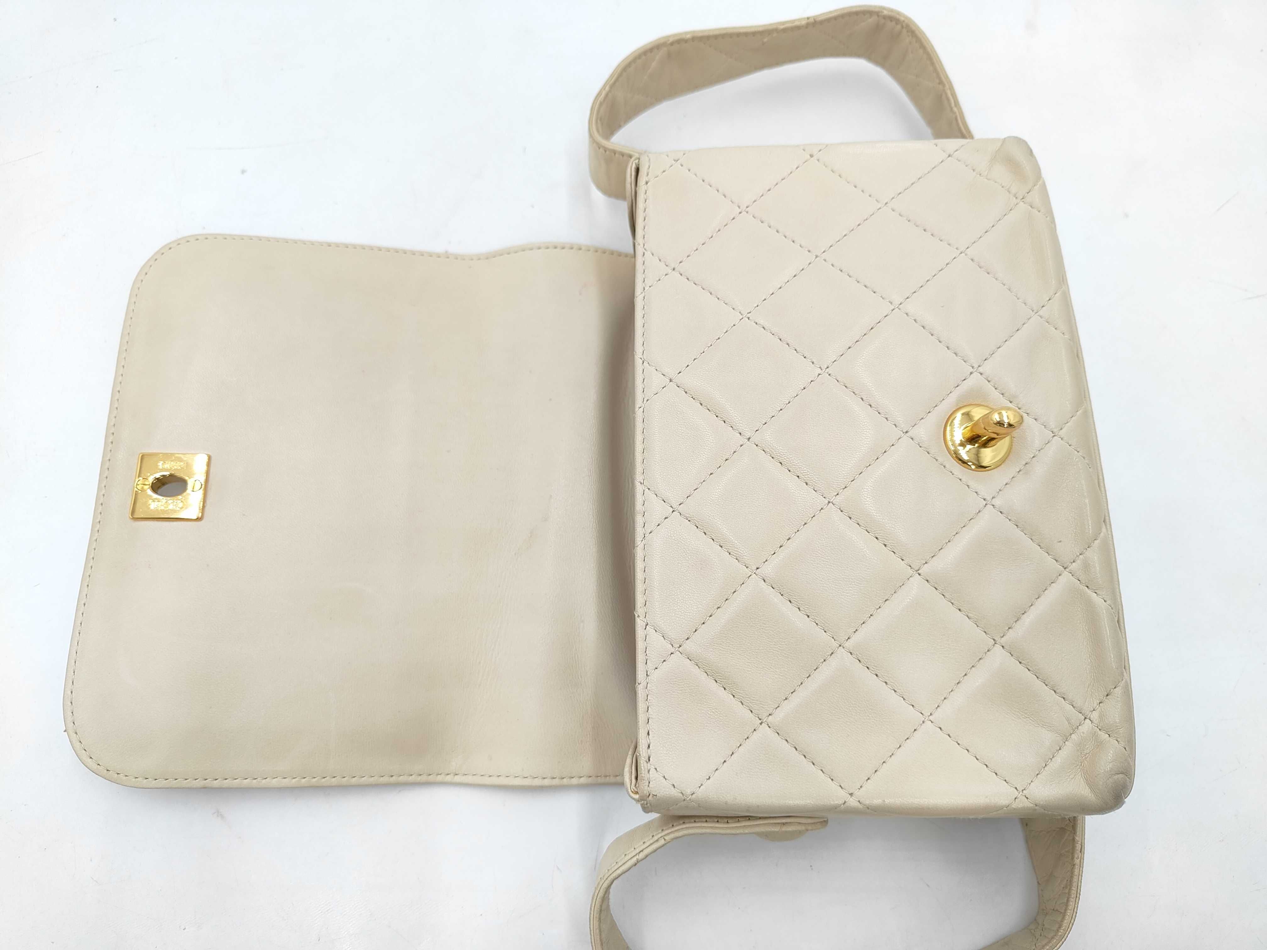 ID- Matelasse Cowskin Shoulder bag Coco Mark White Gold Metal Fittings Shoulder bag — view 5