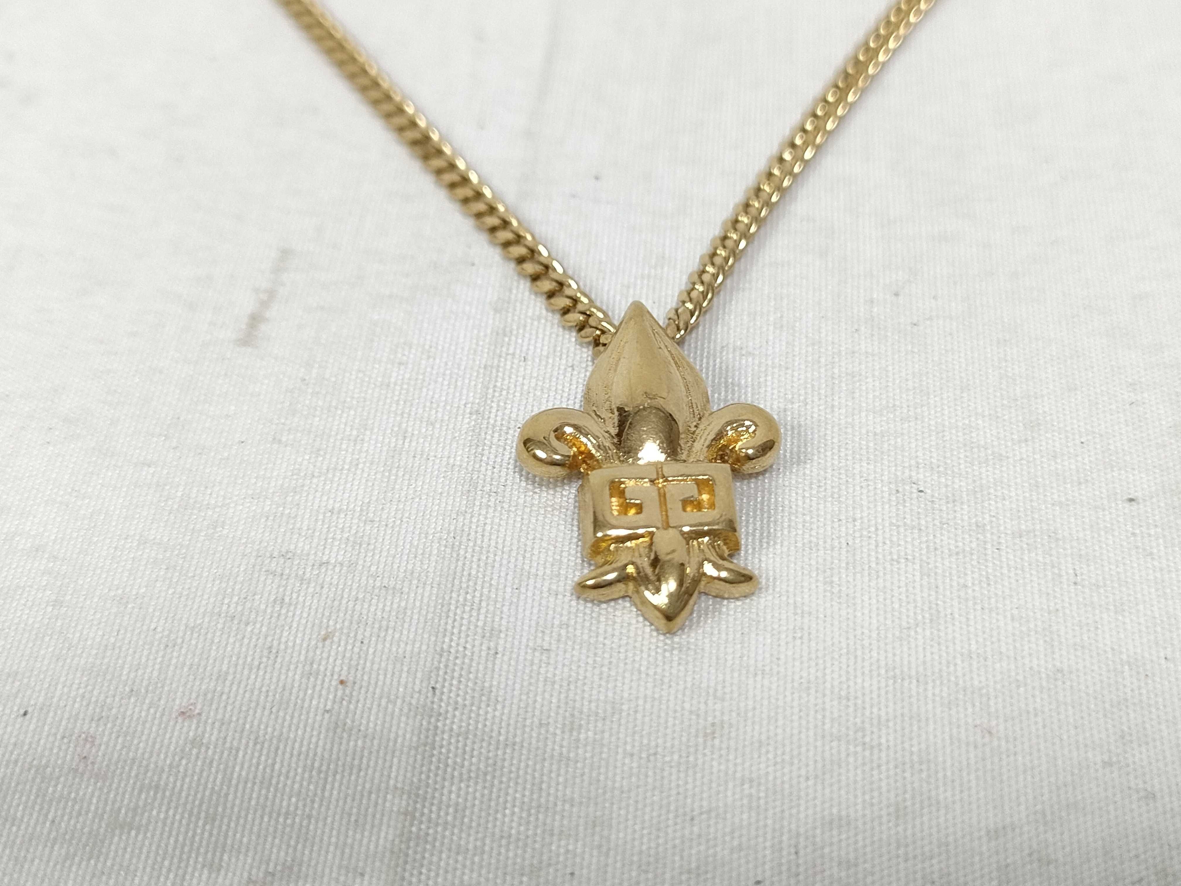 Necklace — view 2