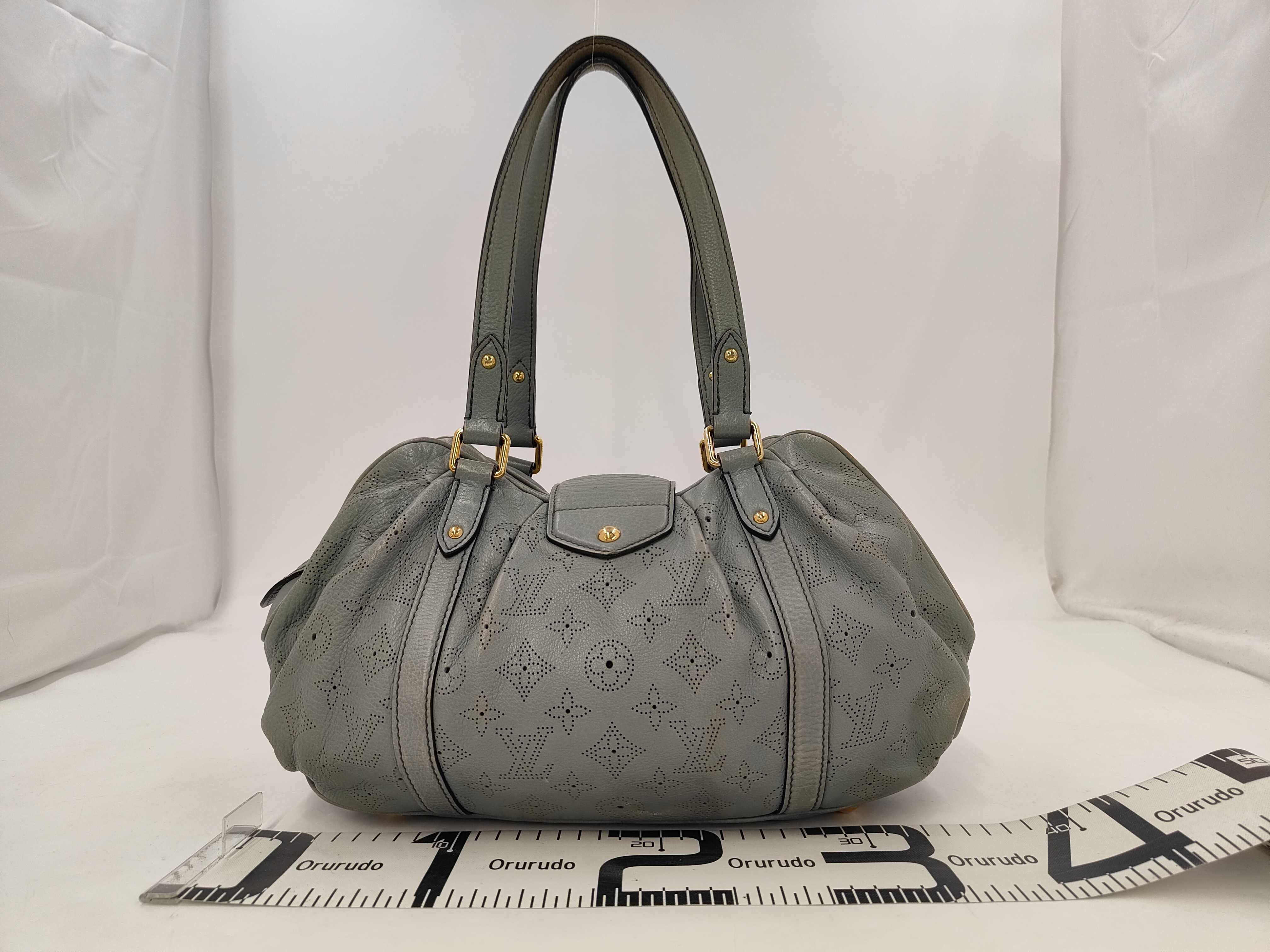 Mahina Monogram Mahina Lunar PM Shoulder Bag M93442 Handbag — view 2