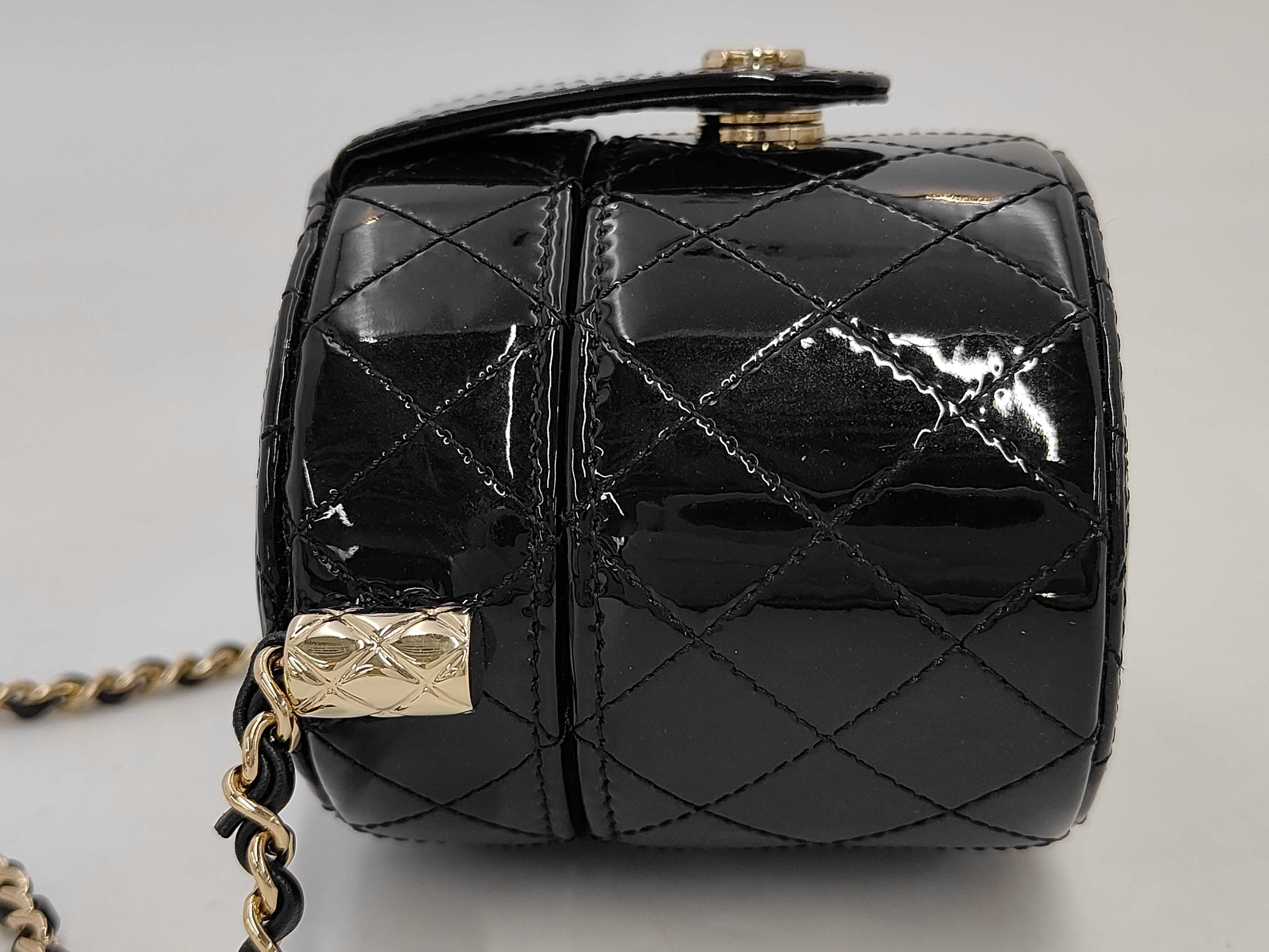 Chain Shoulder Bag — view 11