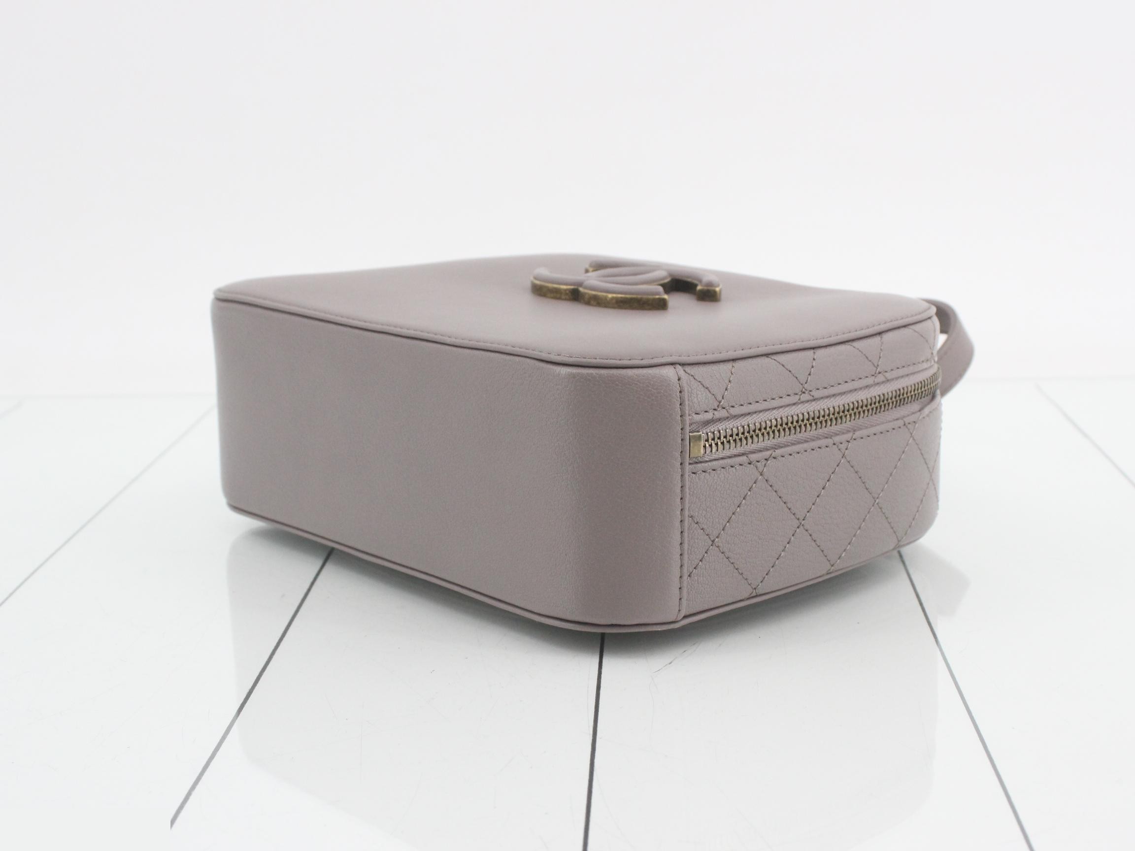 Matelassé 2-way Bowling Bag — view 6
