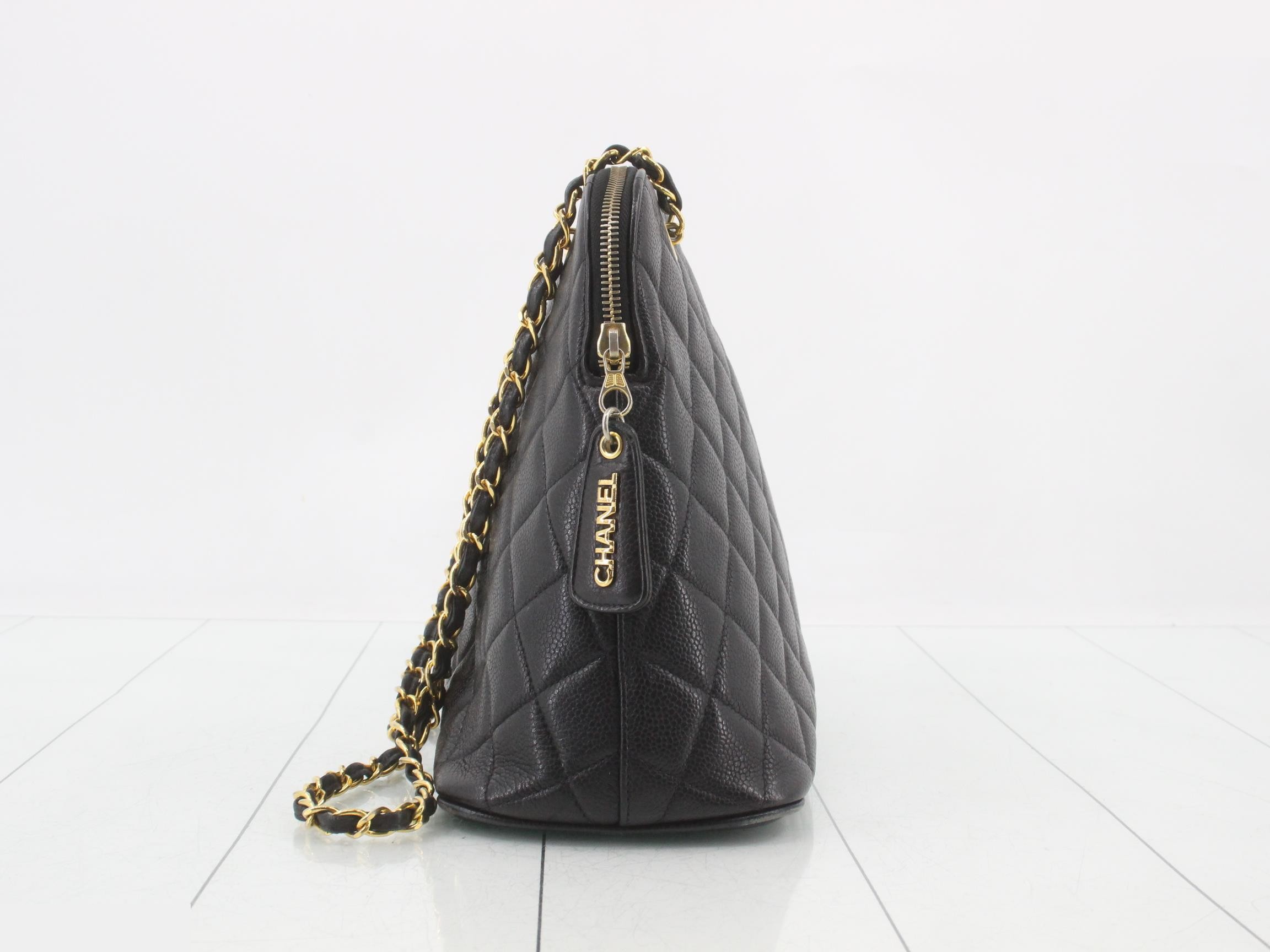 Caviar leather matelassé shoulder bag, model number 4. — view 4