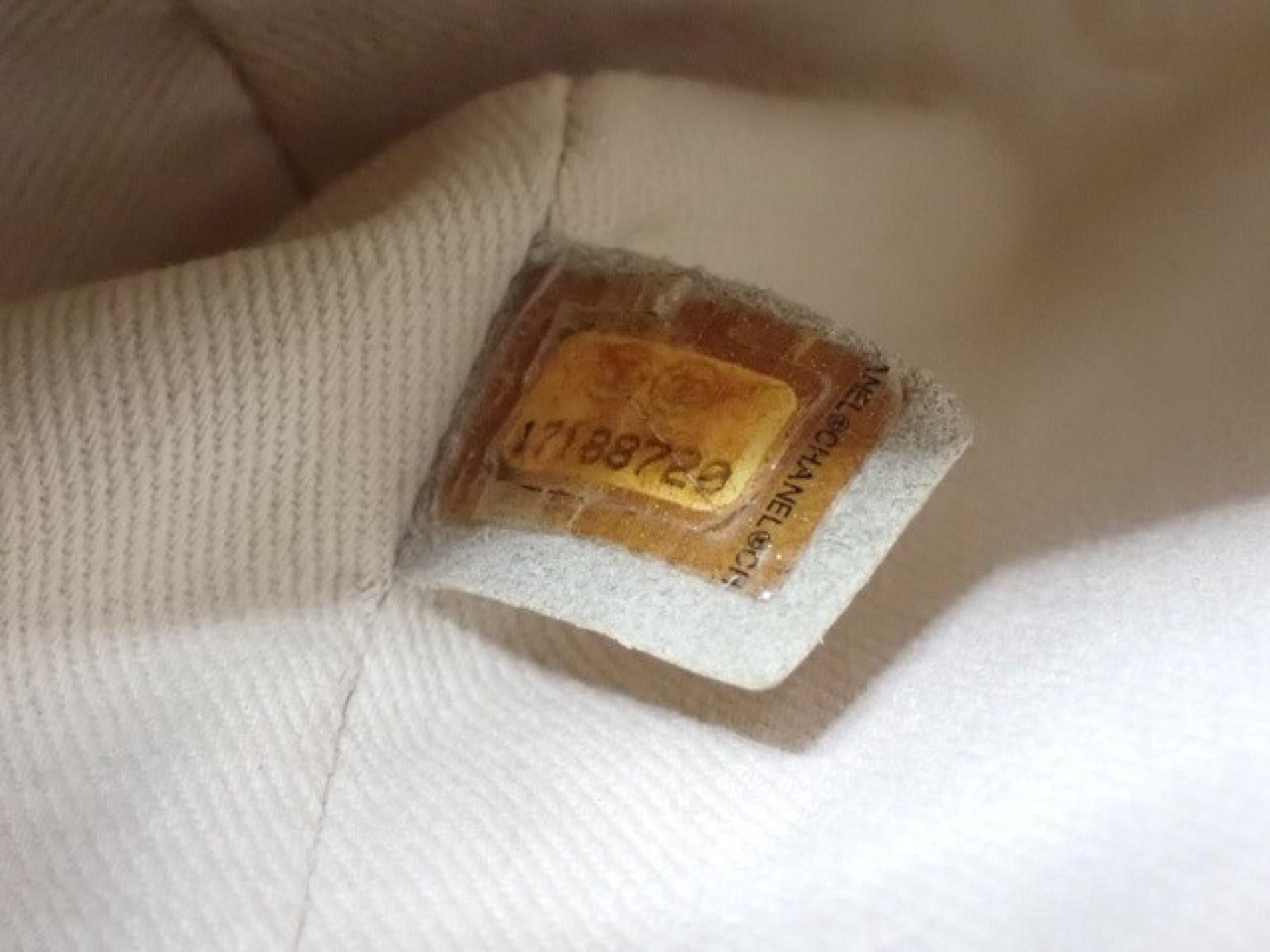 enamel tote bag, serial number 17 series, with original seal. — view 9