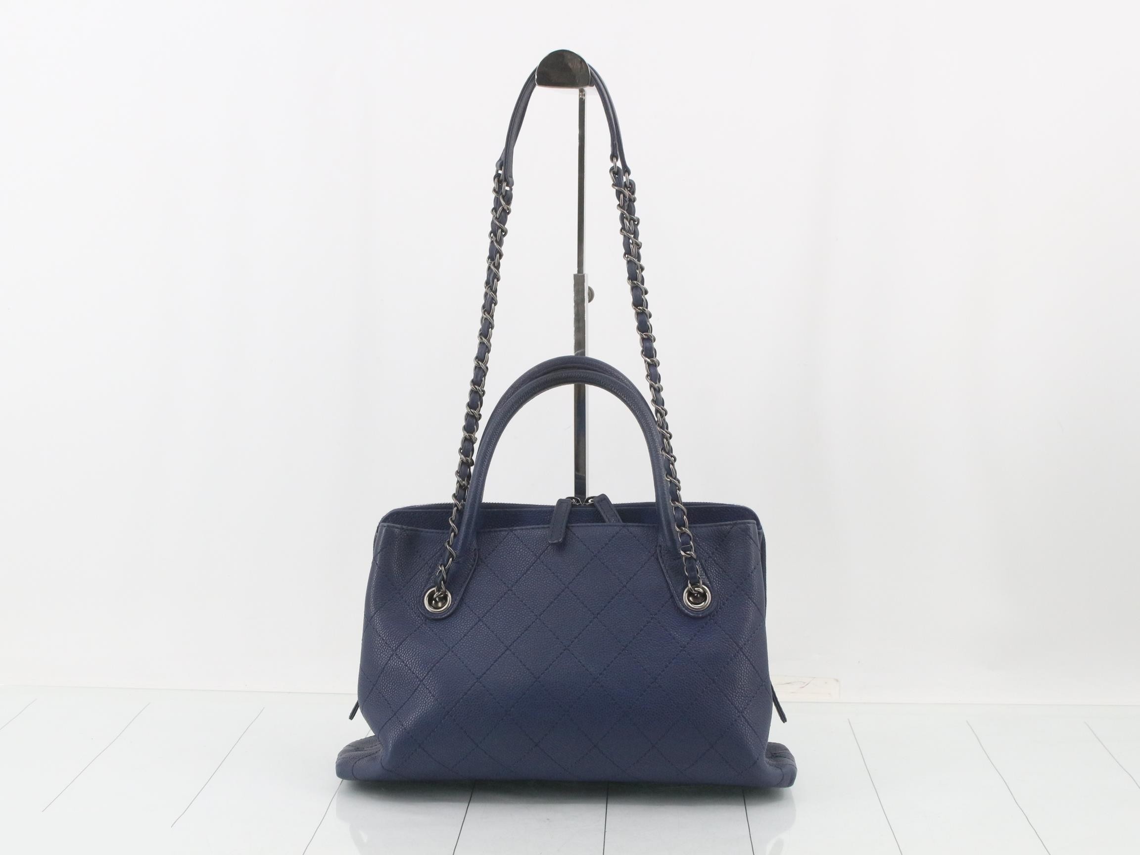 Caviar leather (bag) - Shoulder bag, blue, silver hardware — view 2