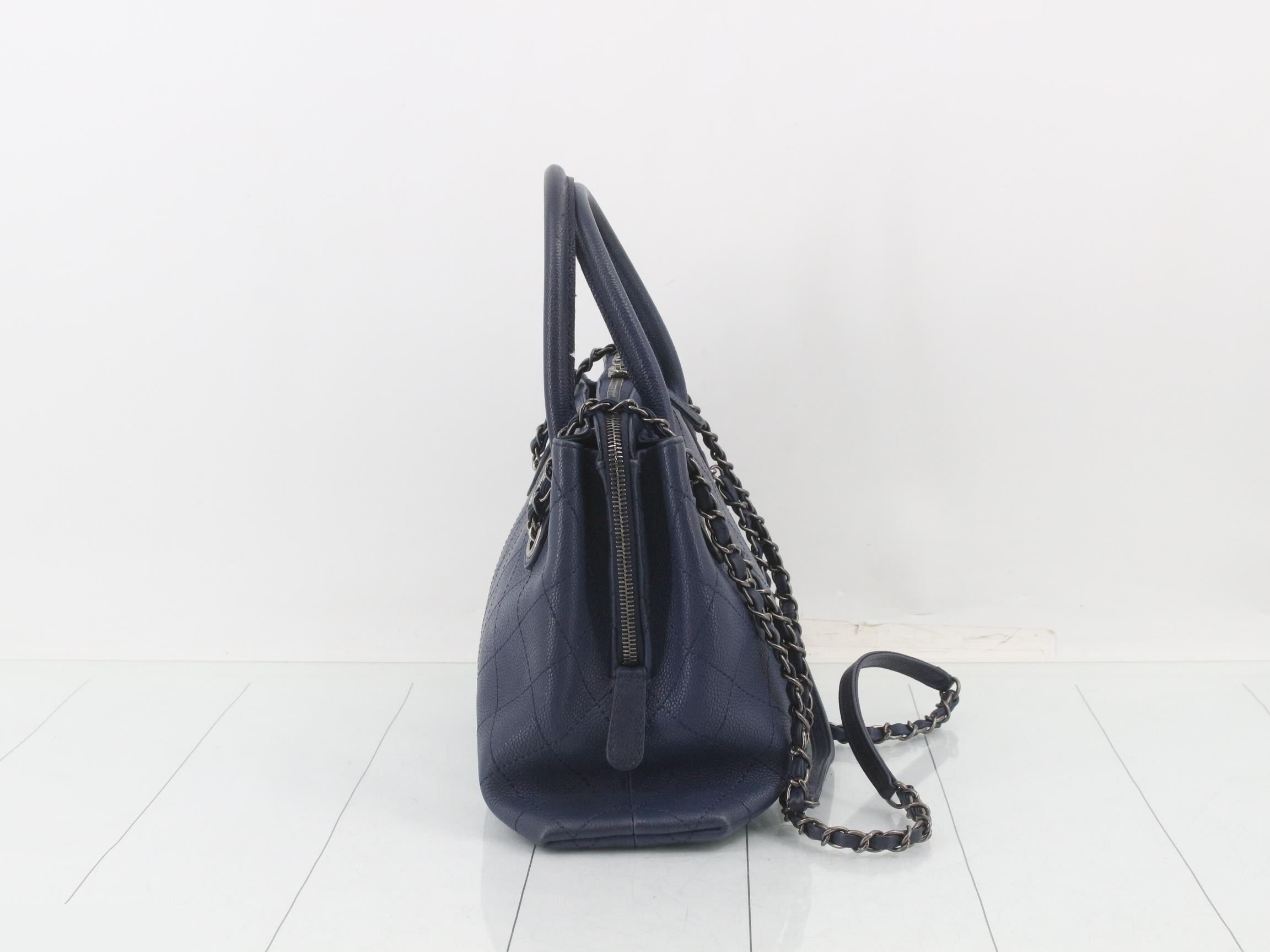 Caviar leather (bag) - Shoulder bag, blue, silver hardware — view 3