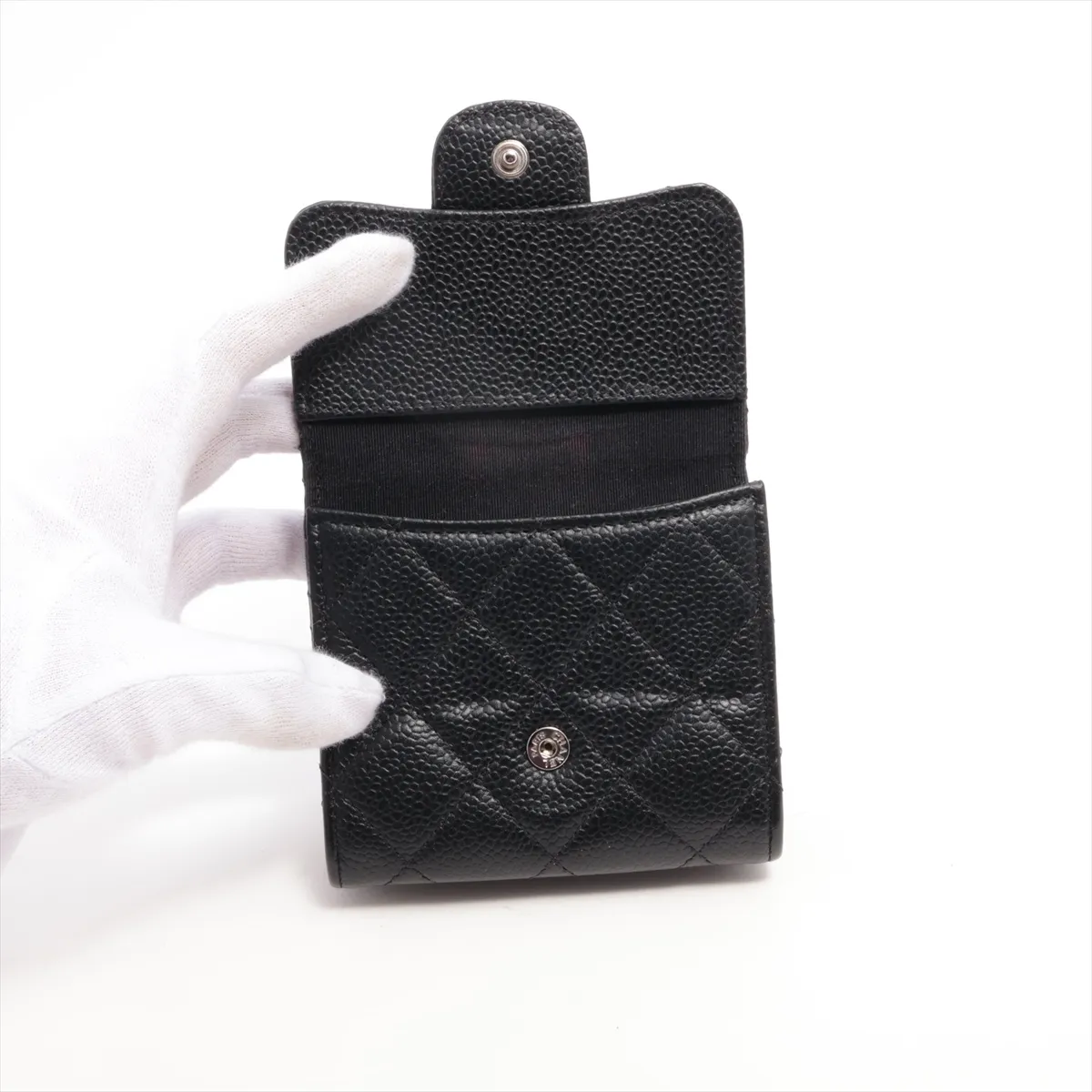 Matelasse caviar skin compact wallet black silver hardware 13426838 — view 4