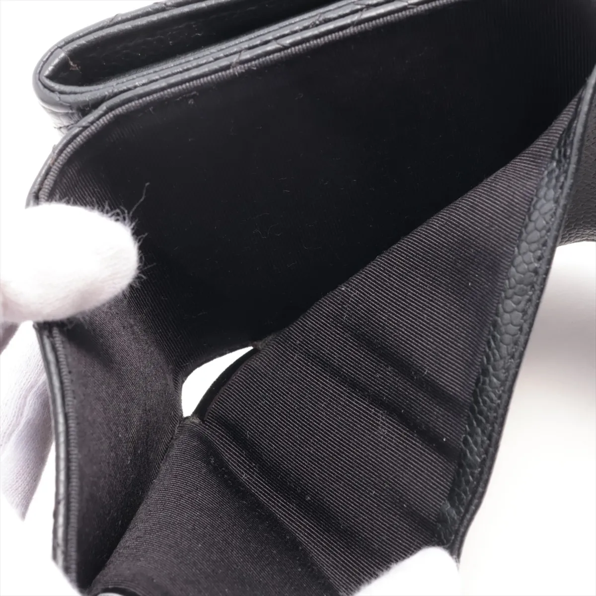 Matelasse caviar skin compact wallet black silver hardware 13426838 — view 5