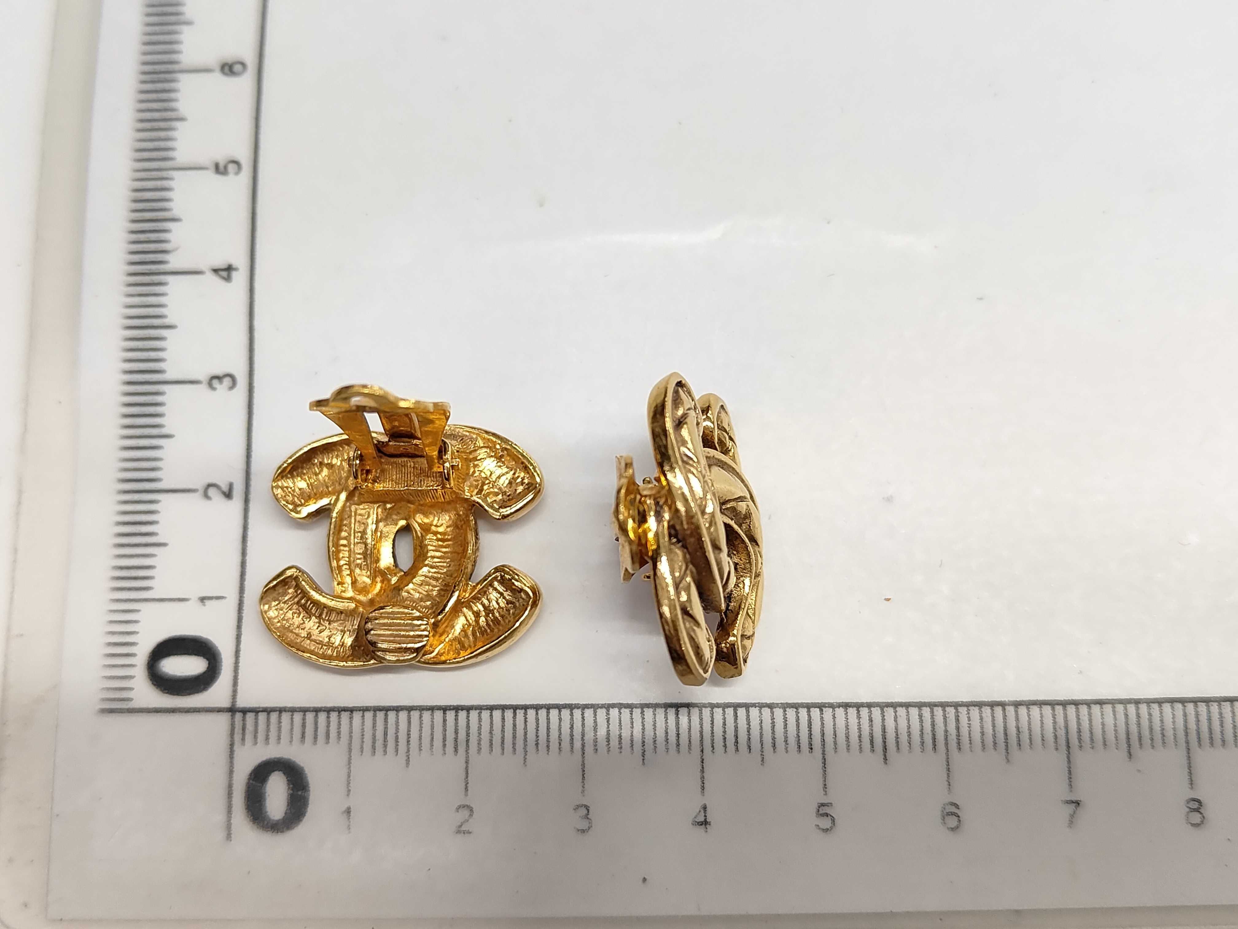 Matelassé Coco Gold Earrings — view 6