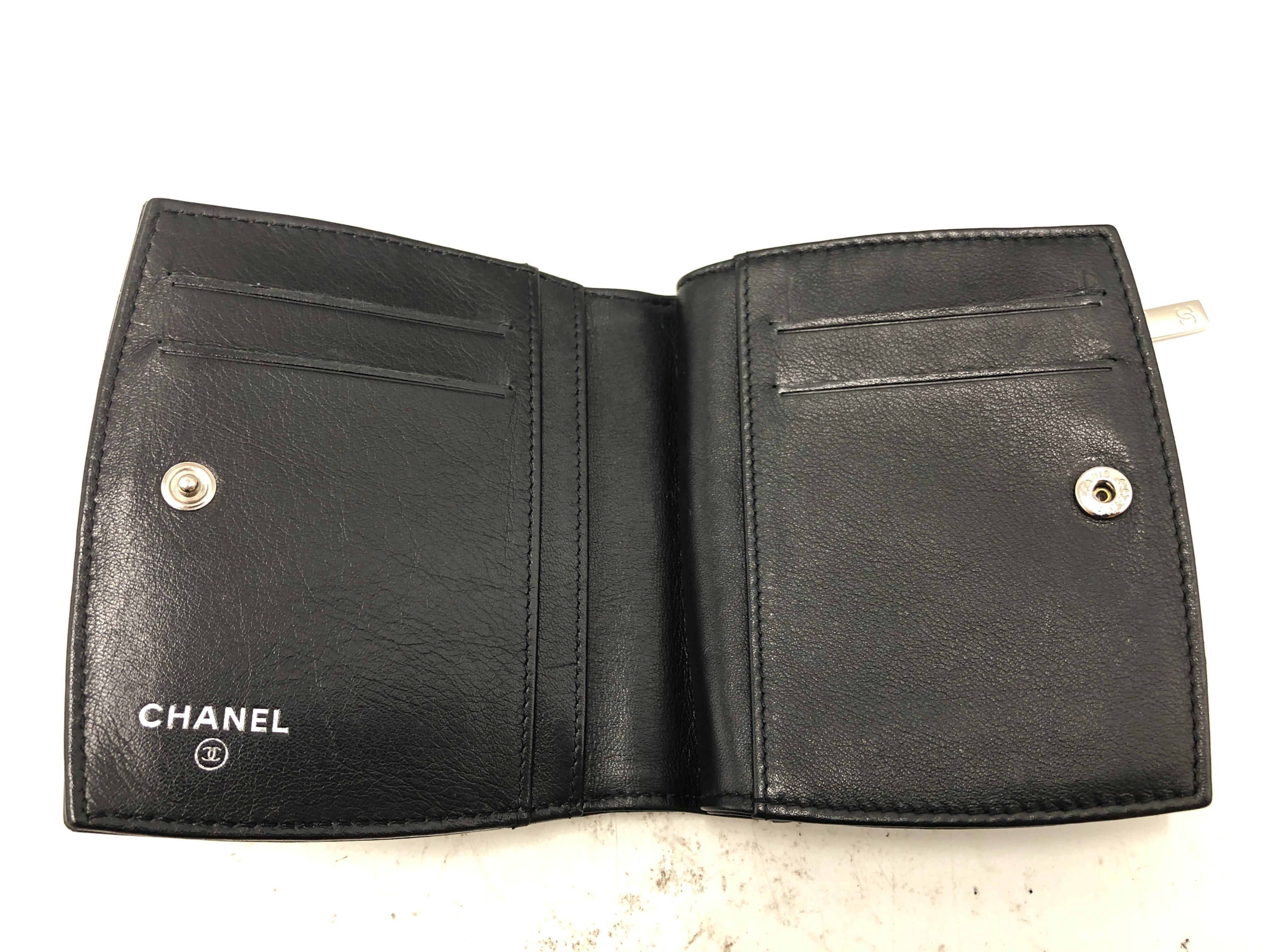 Makeup compact wallet with sticker, item number 13318297, includes guarantee card. — view 3