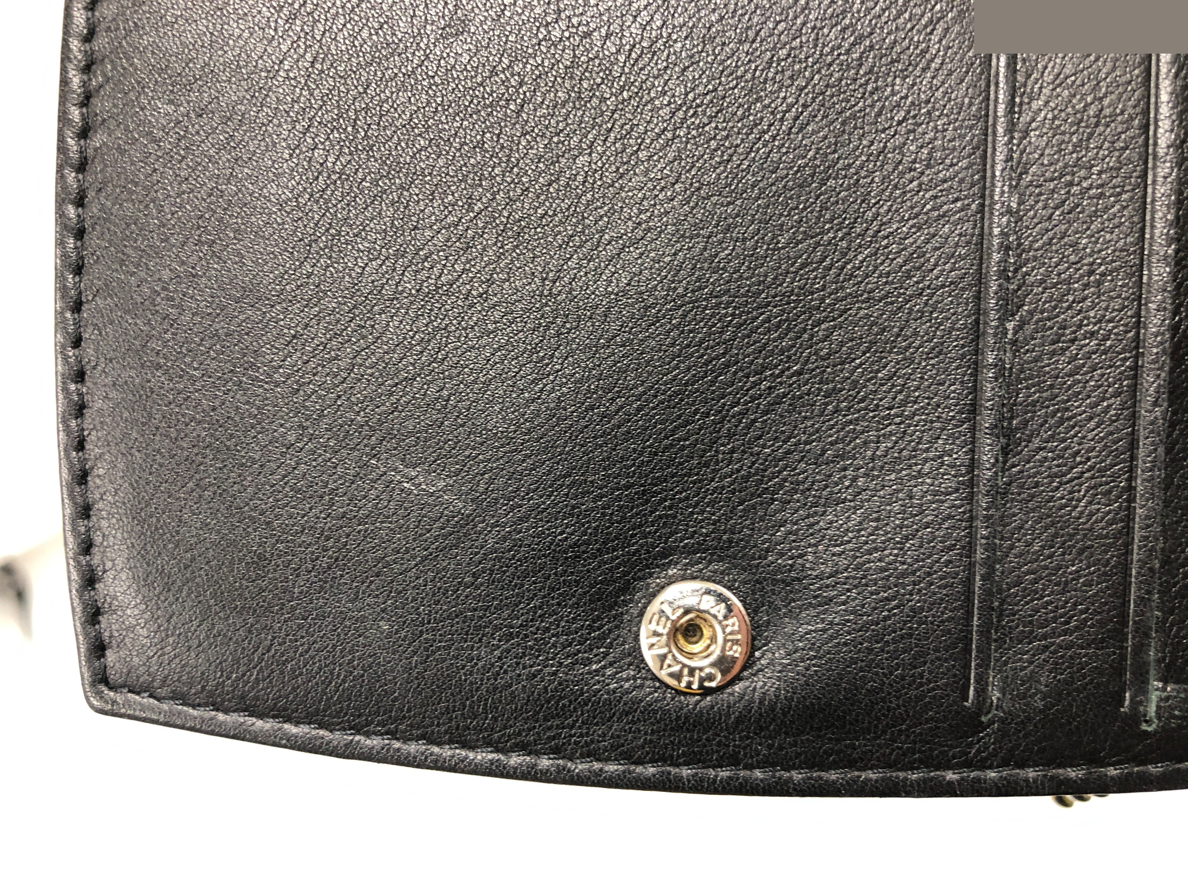 Makeup compact wallet with sticker, item number 13318297, includes guarantee card. — view 8