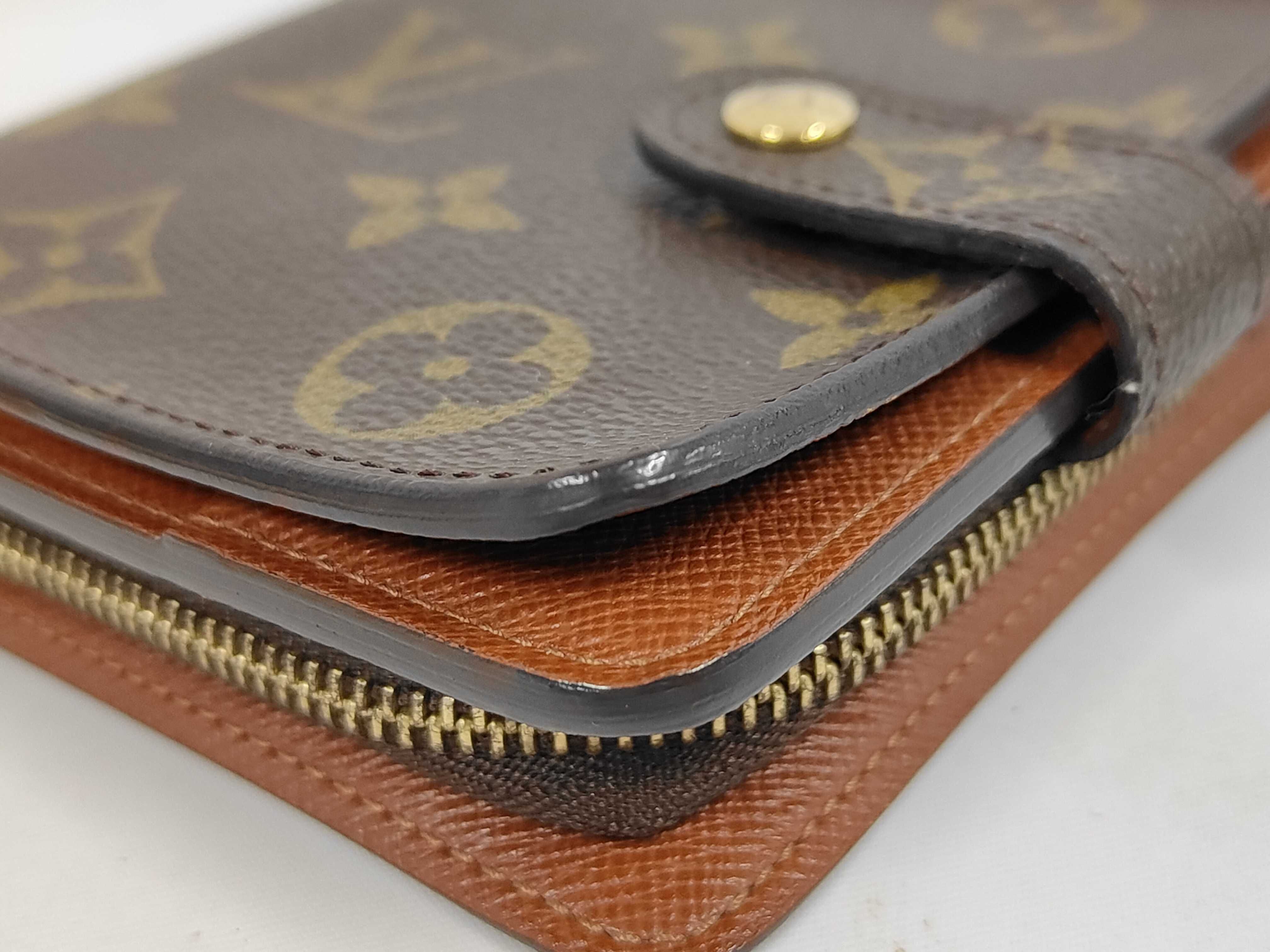 Monogram Louis Vuitton Monogram Compact Zip Bi-fold Wallet M61667 MI0062 Wallet — view 3