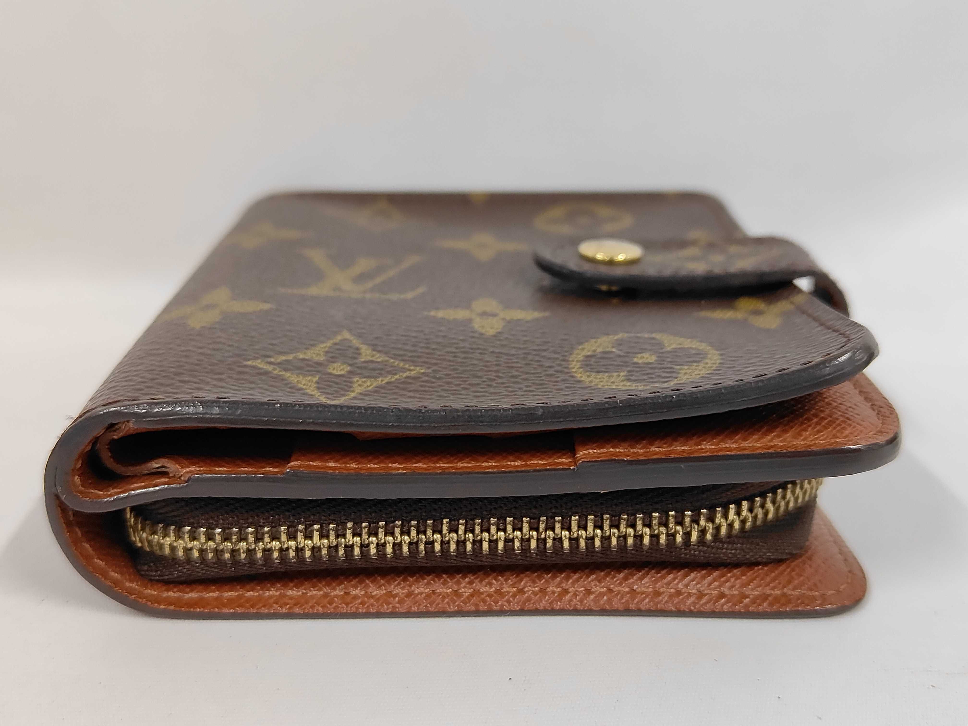 Monogram Louis Vuitton Monogram Compact Zip Bi-fold Wallet M61667 MI0062 Wallet — view 4