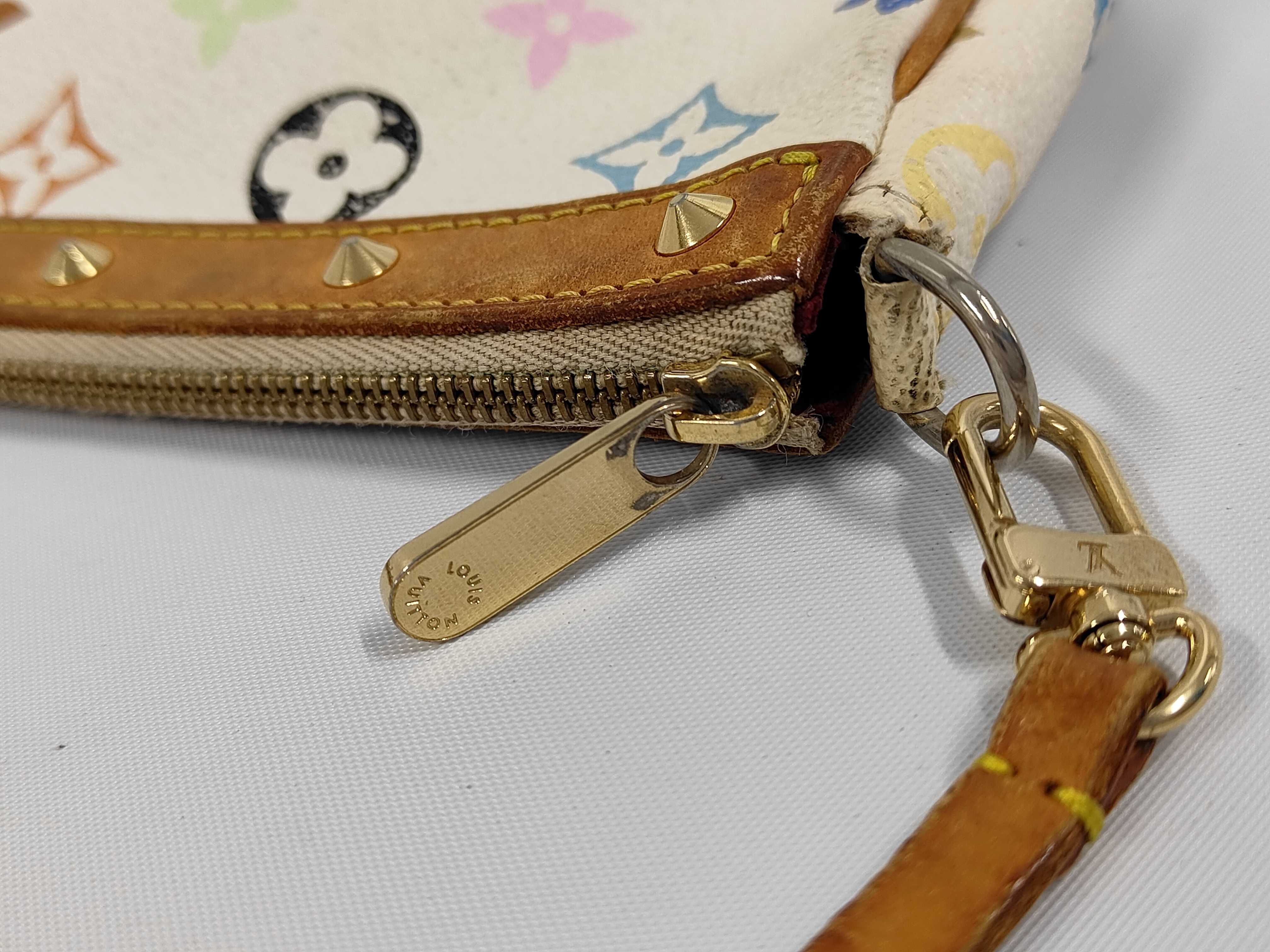 M92649 Louis Vuitton Pochette Accessoires Handbag — view 8