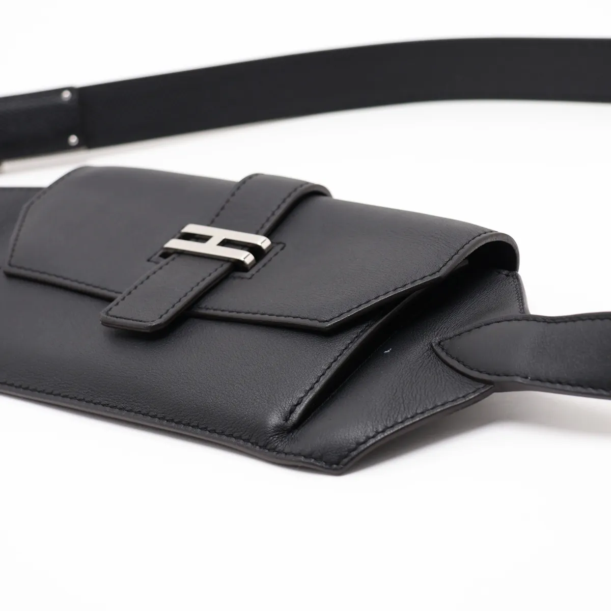Elan Pocket 24, Veau Swift leather, black, gold hardware, B: 2023 — view 3
