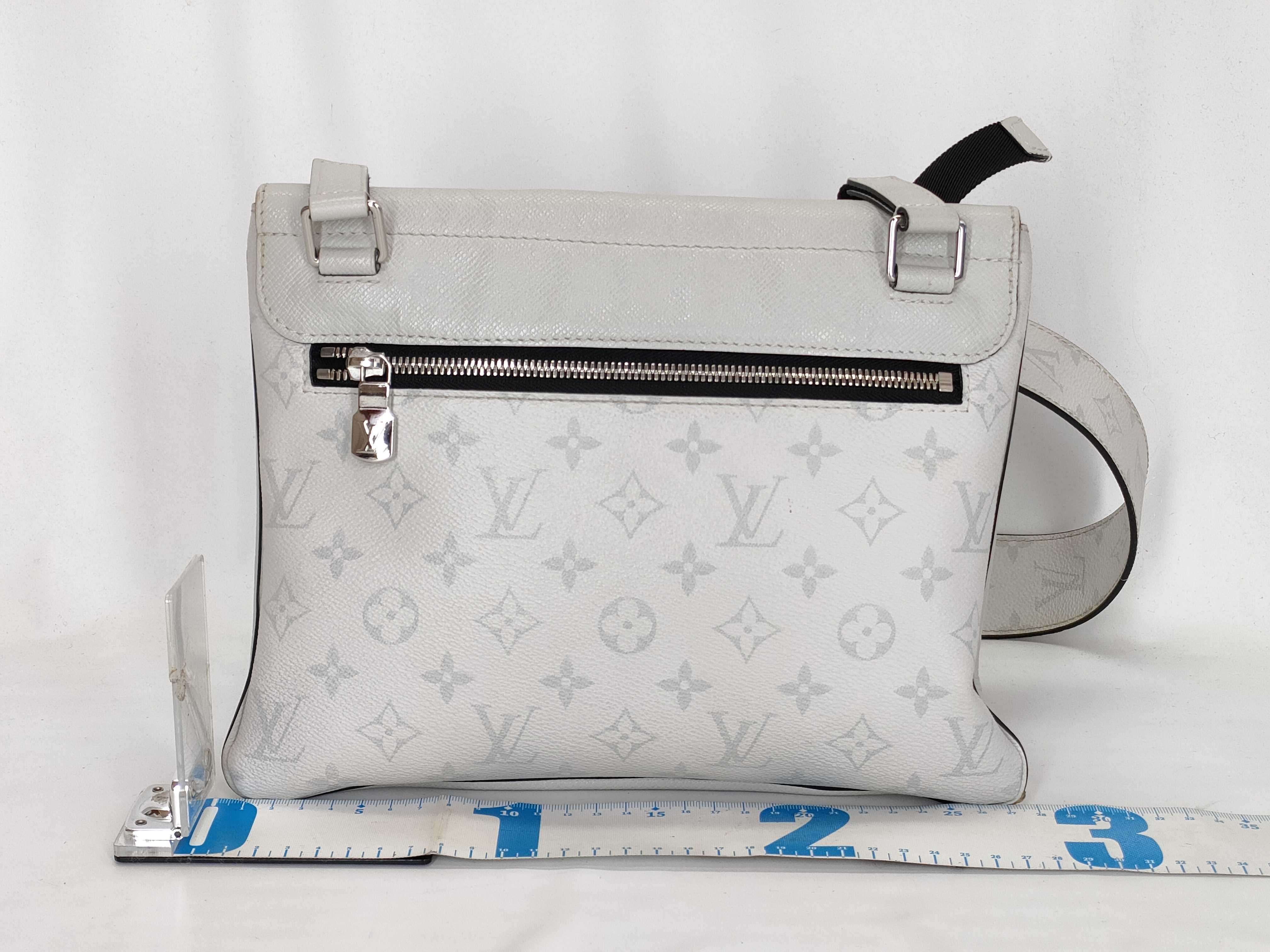 Taigarama Flap Messenger M30411 CA3290 White Shoulder Bag — view 2