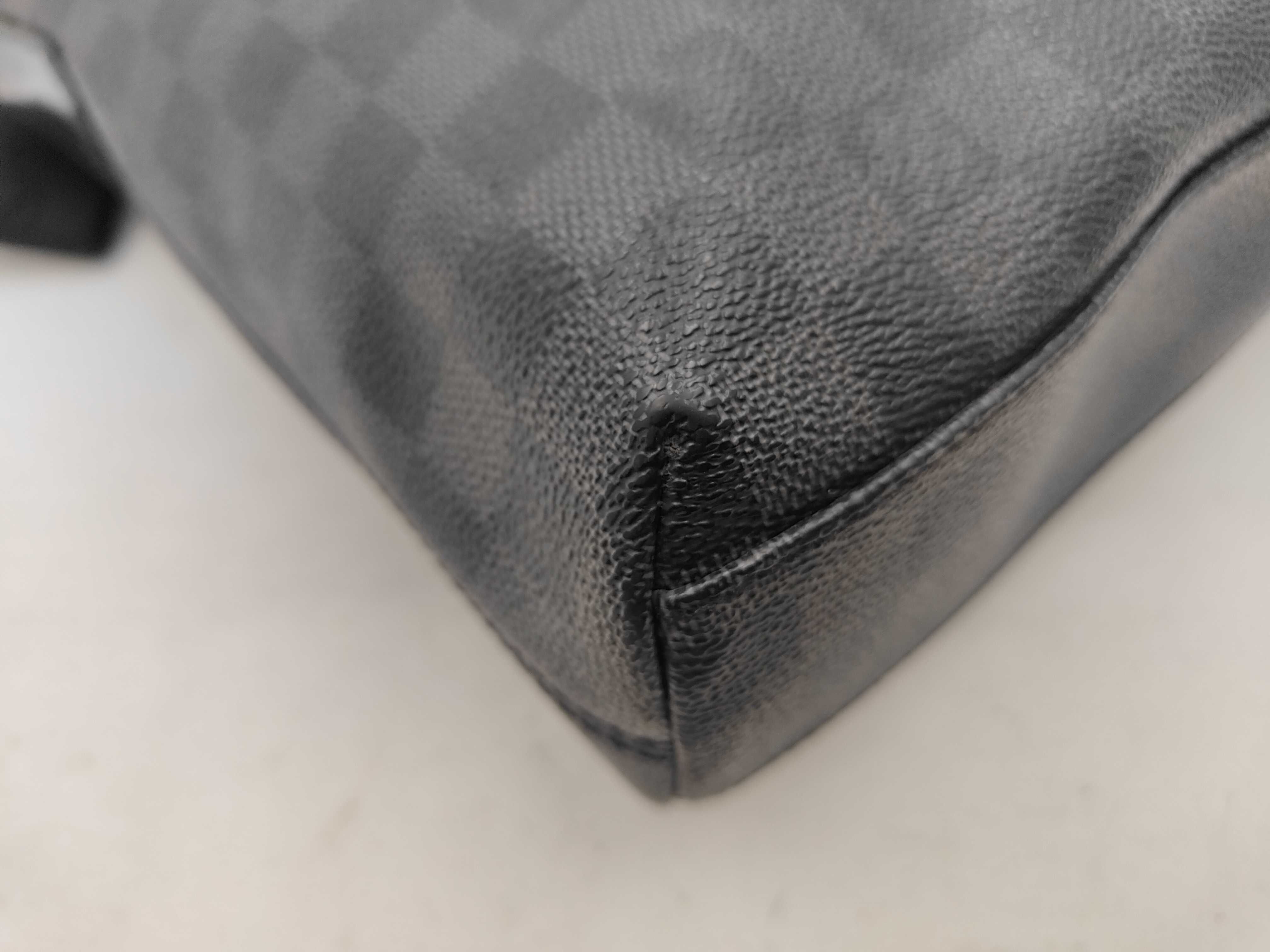 Damier Graphite N41211 Mick Shoulder Bag — view 6