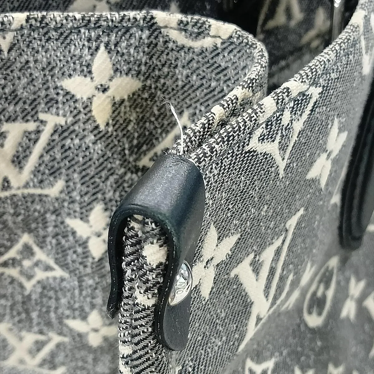 Monogram Jacquard Denim OnTheGo MM M46448 Gray (RFID detected) — view 13