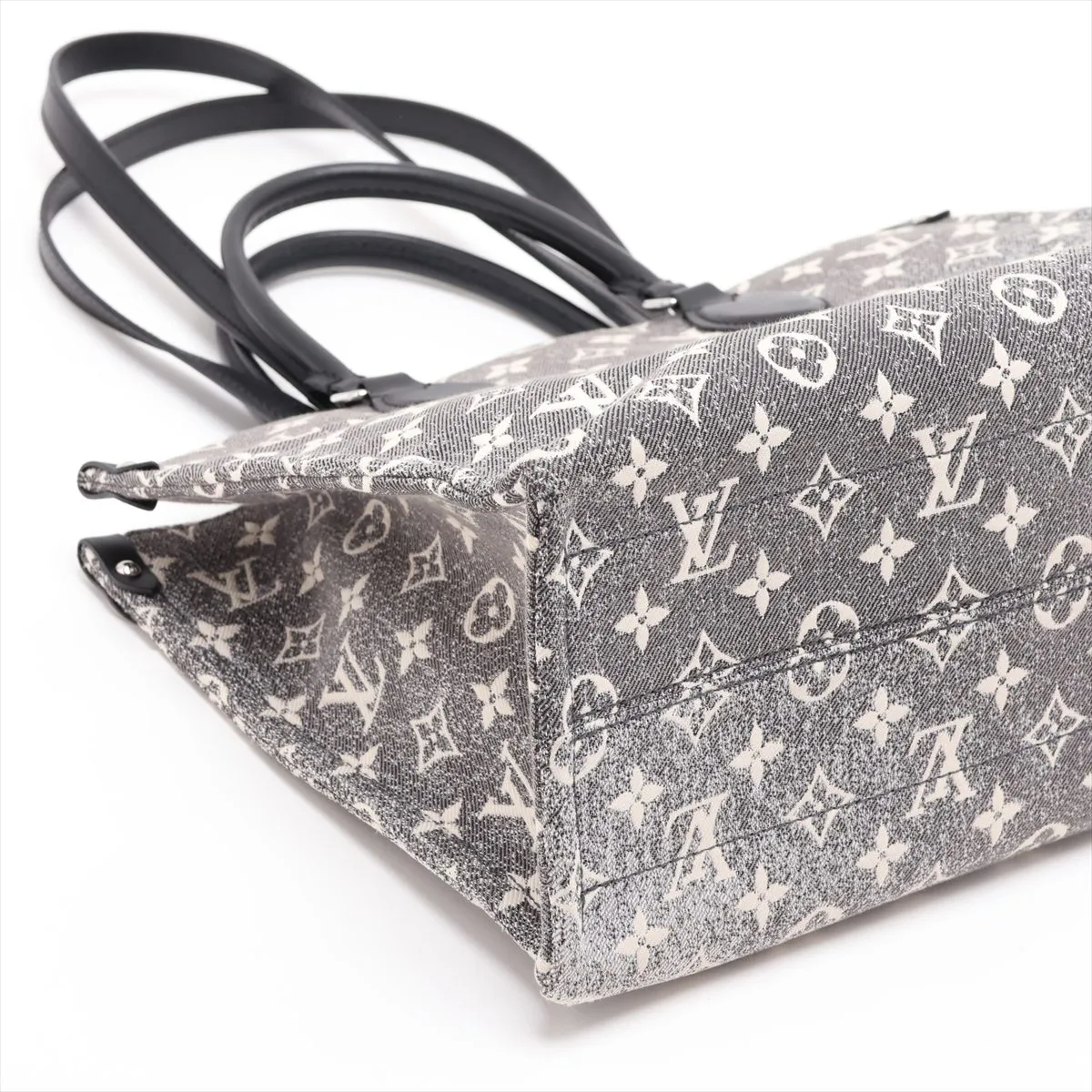 Monogram Jacquard Denim OnTheGo MM M46448 Gray (RFID detected) — view 4