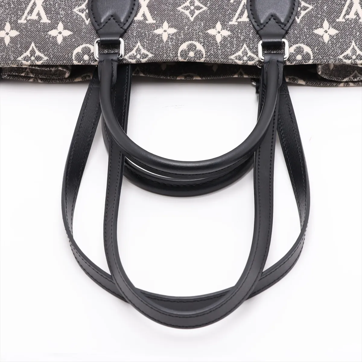 Monogram Jacquard Denim OnTheGo MM M46448 Gray (RFID detected) — view 5