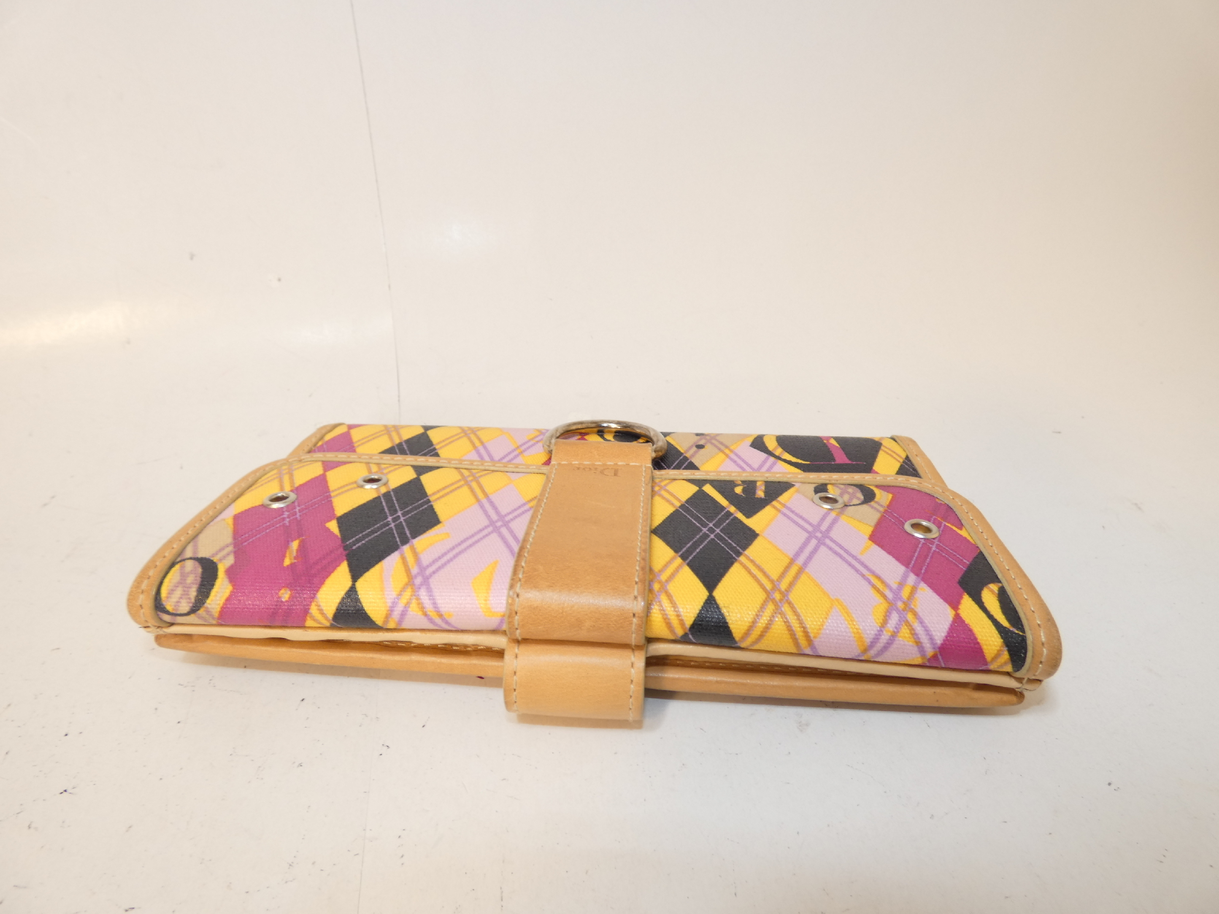 perforated pattern long wallet — view 3