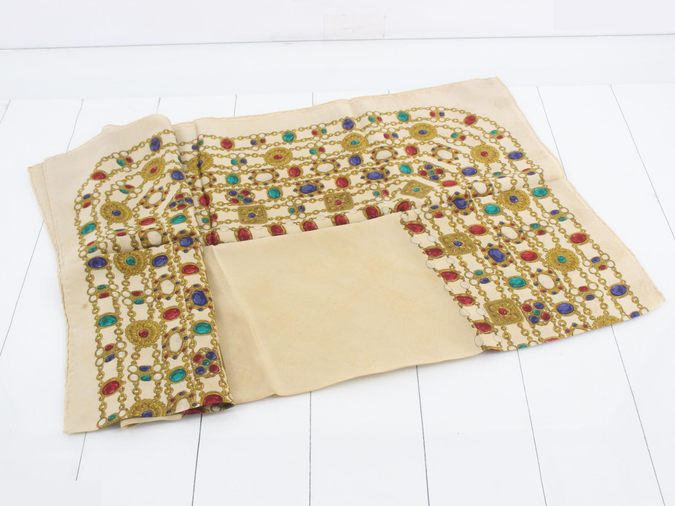 Scarf with tag — view 3