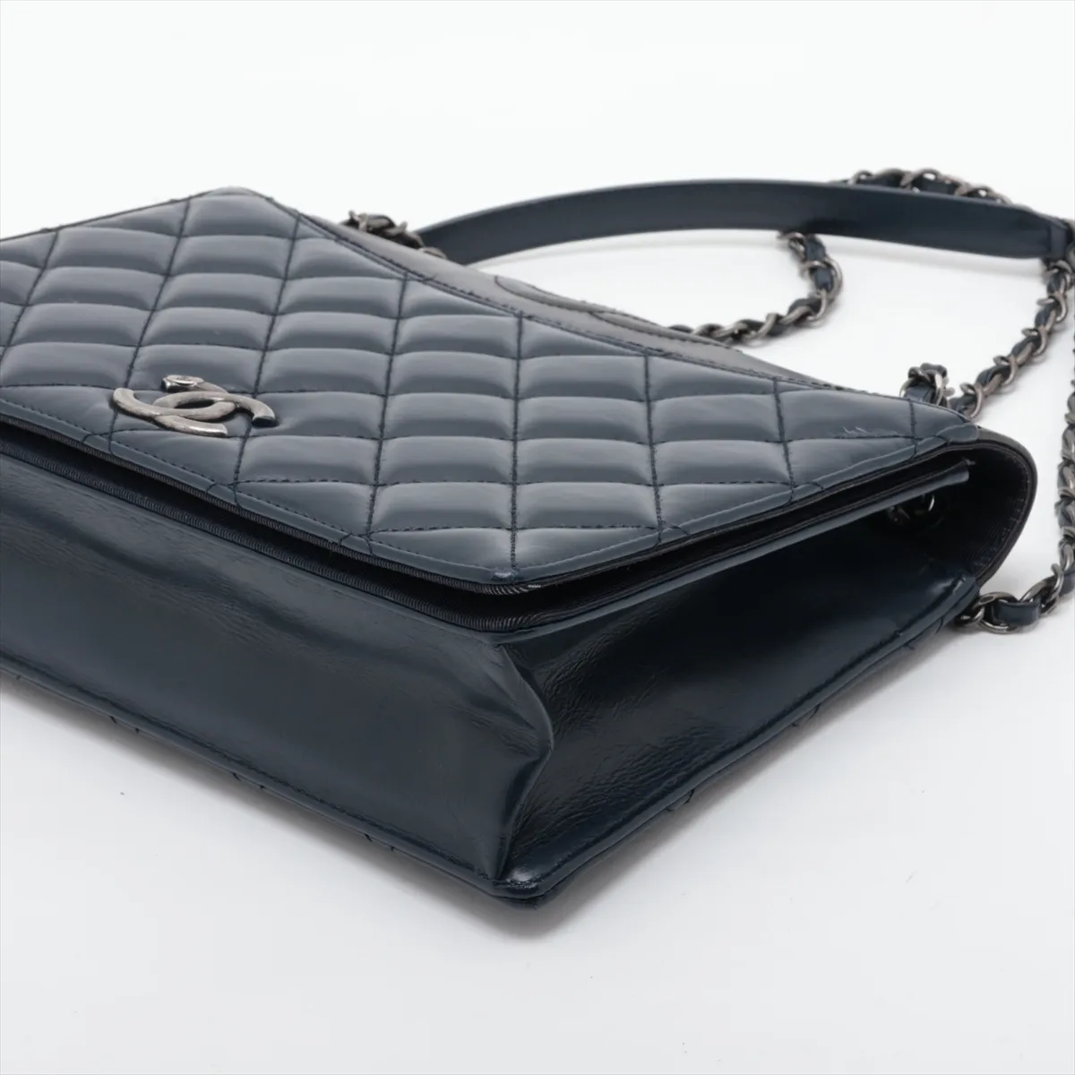 Matelassé Lambskin Single Flap Double Chain Bag, Navy x Black, Gunmetal Hardware, 21525294, Serial Number 21 — view 3