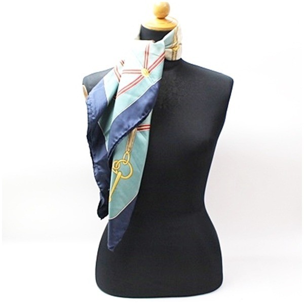 scarf — view 3