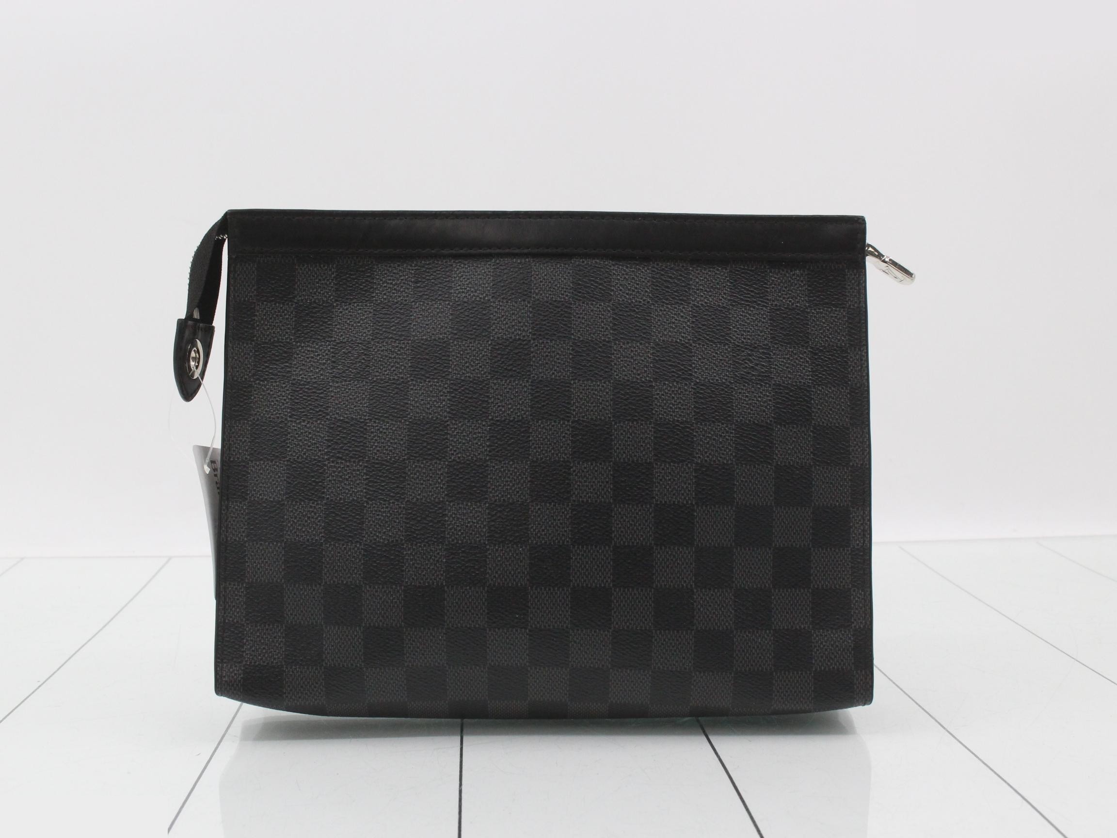 Damier Graphite Pochette Voyage MM Clutch Bag — view 2