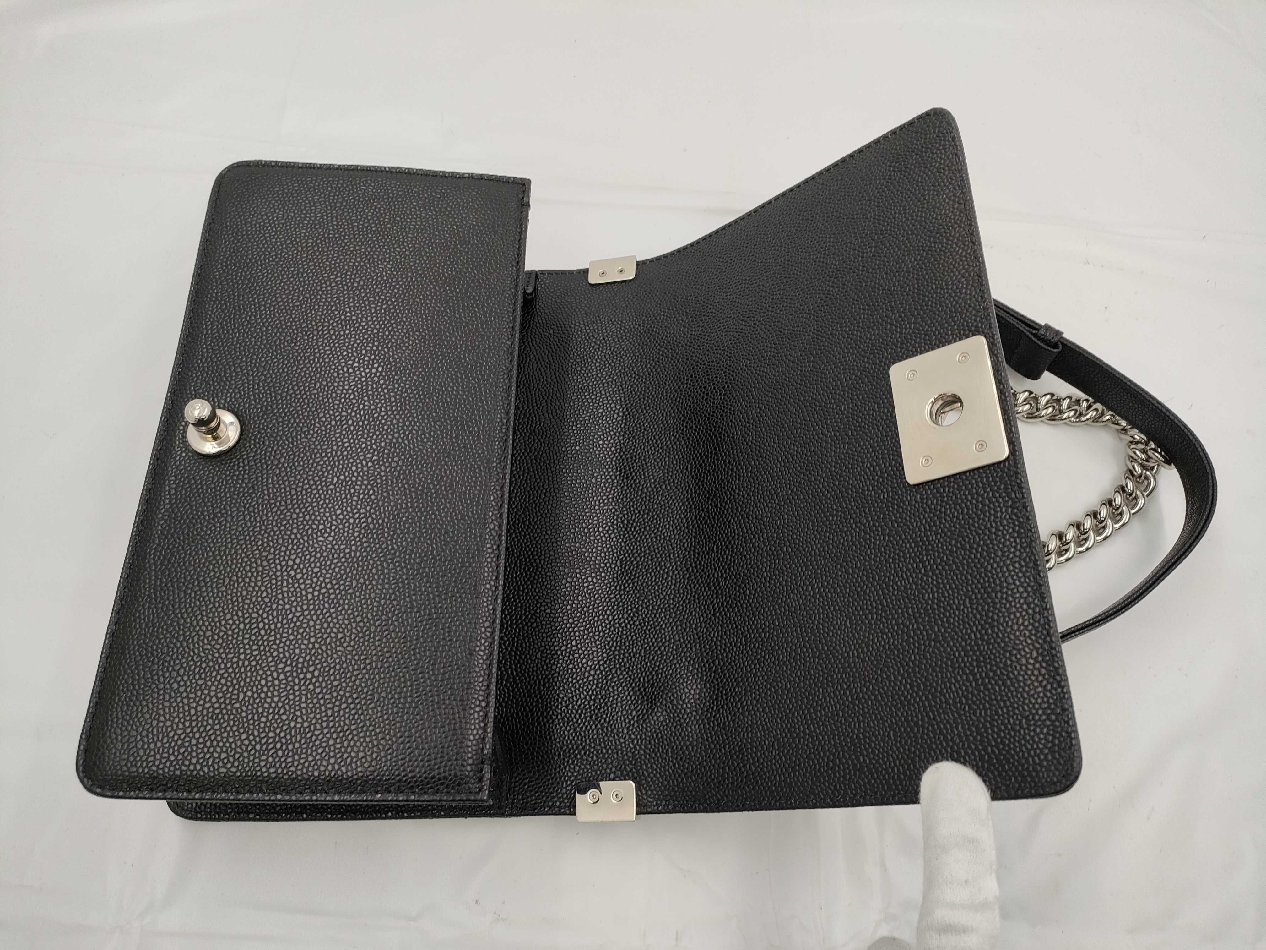 Caviar Skin Chanel Shoulder Bag — view 9