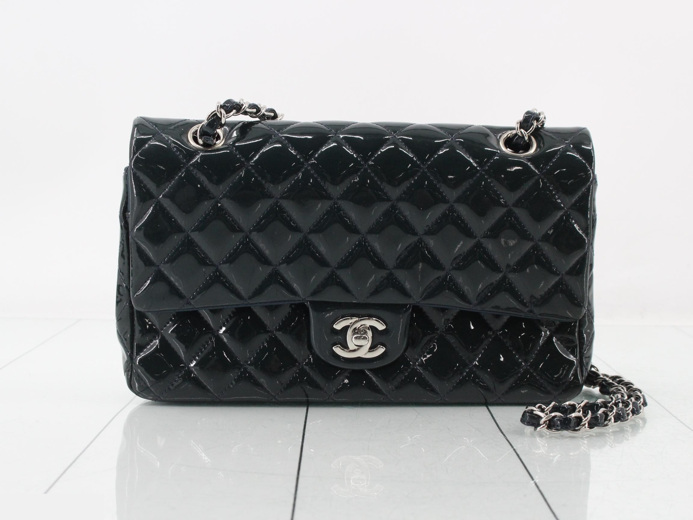 Matelassé enamel double flap double chain shoulder bag