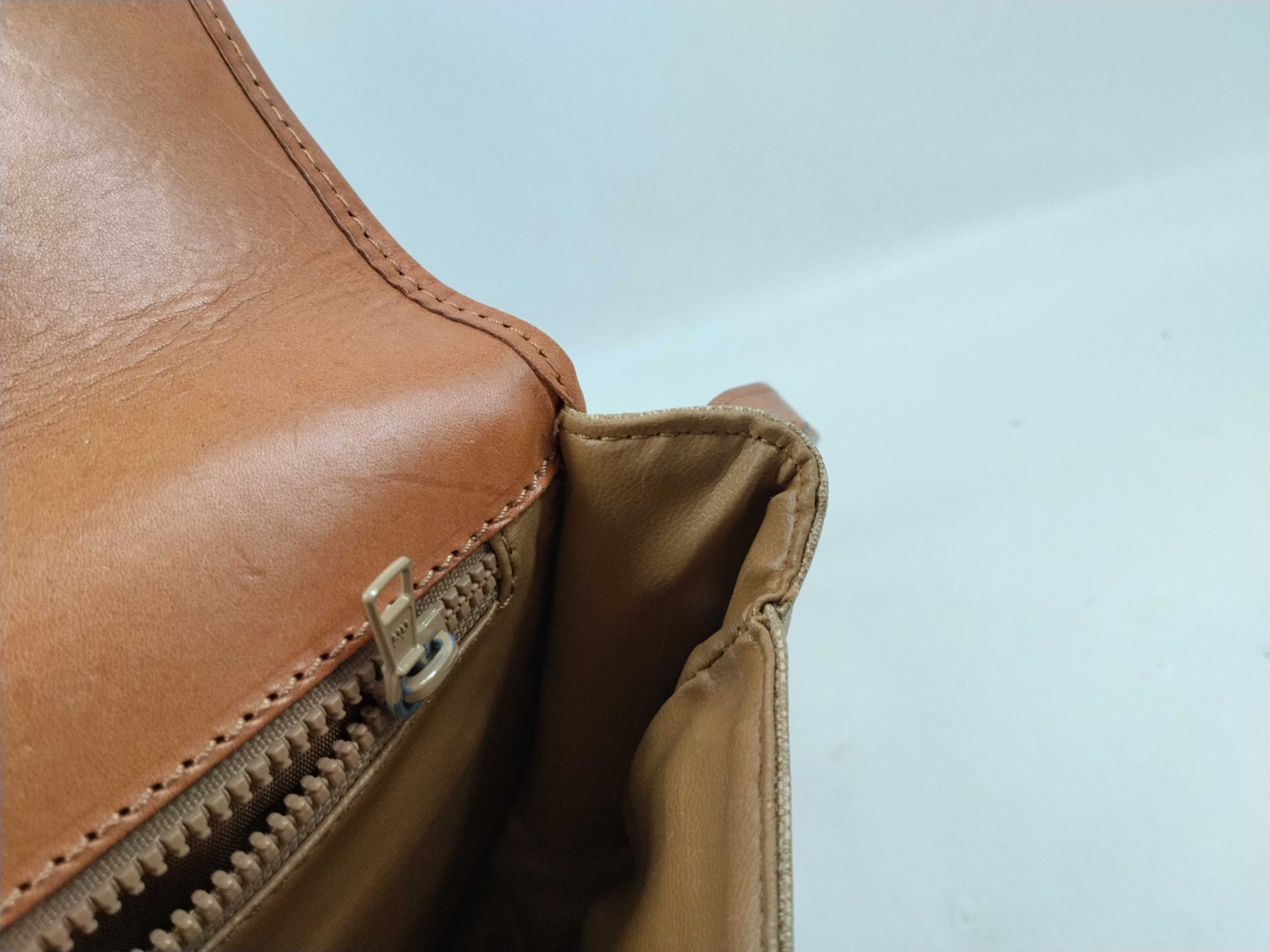 M06 Shoulder Bag — view 11