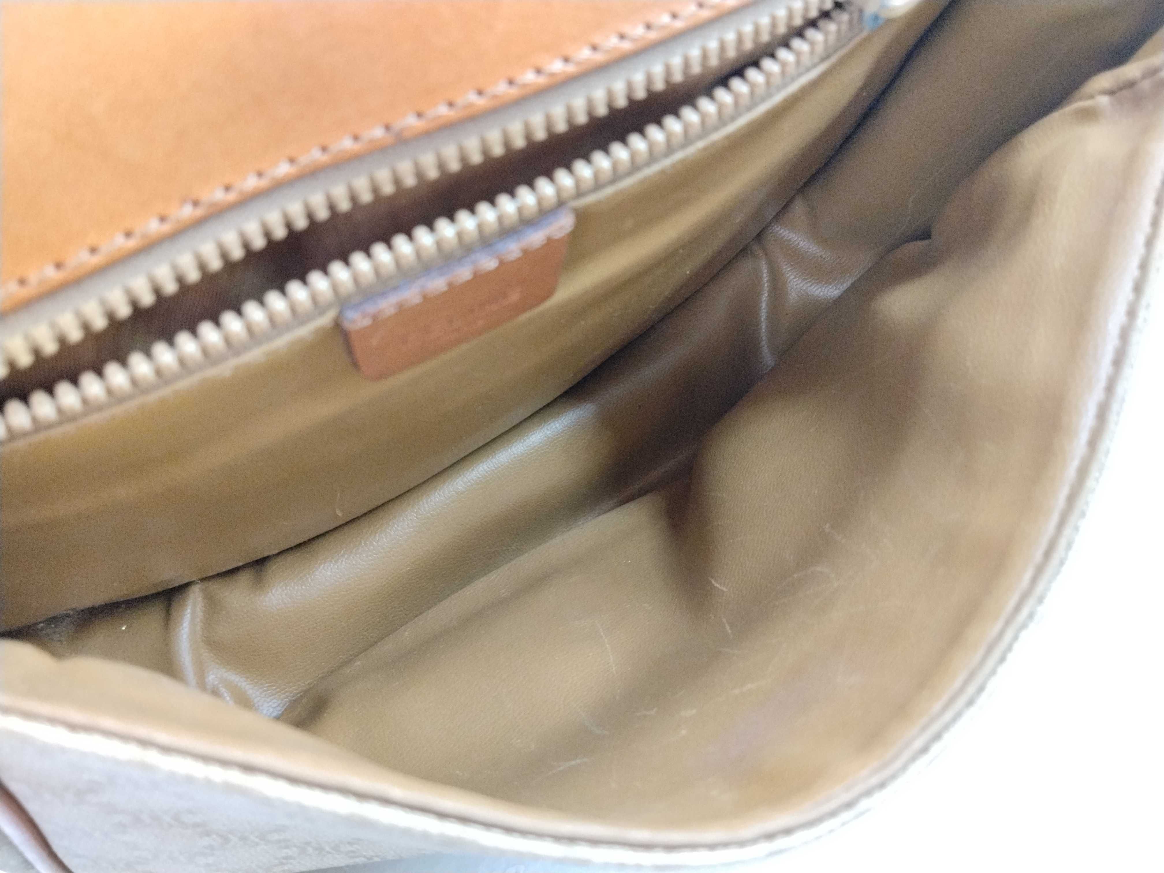 M06 Shoulder Bag — view 10