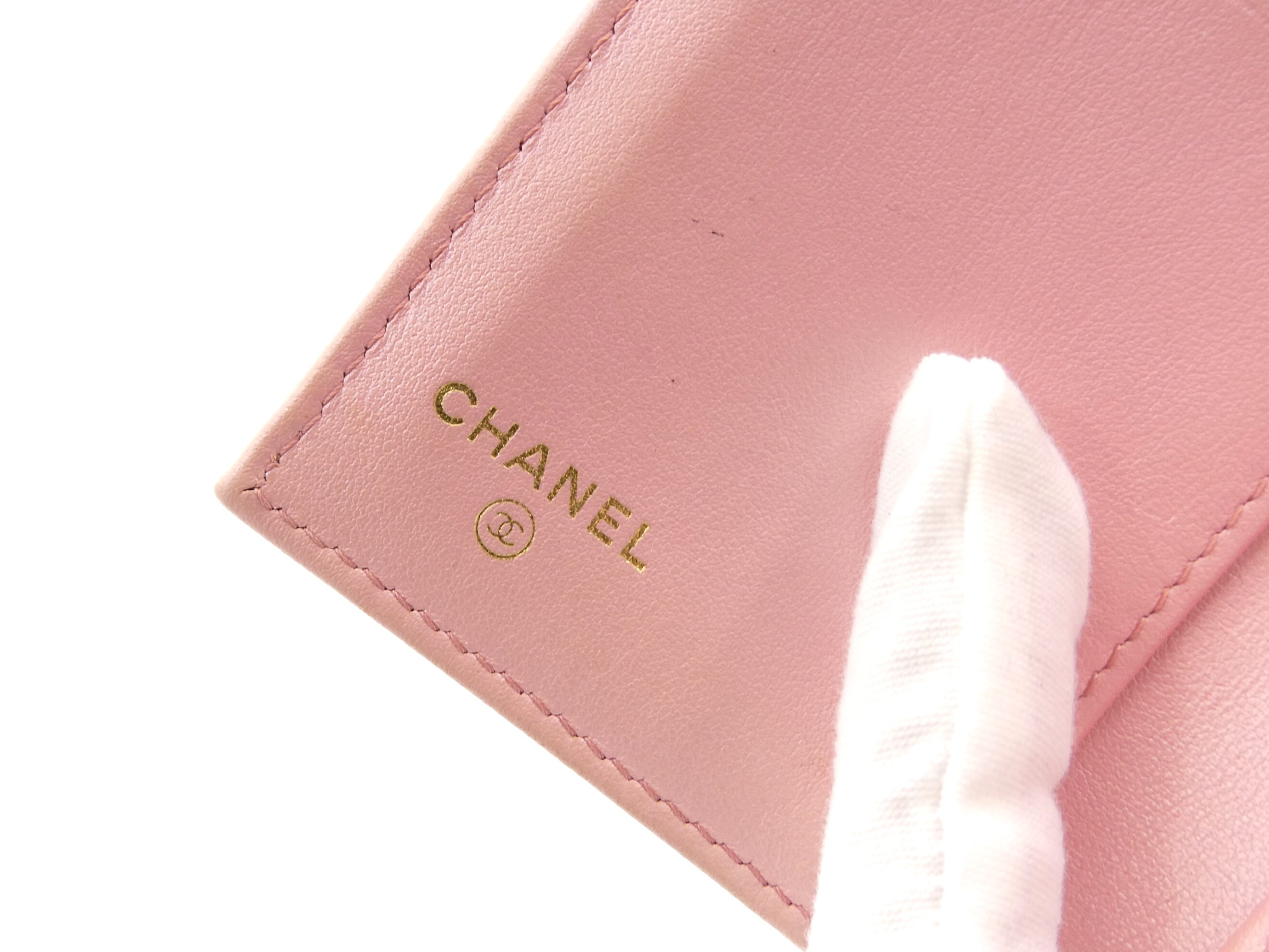 Matelassé Coco Mark Caviar Skin Tri-fold Wallet — view 7