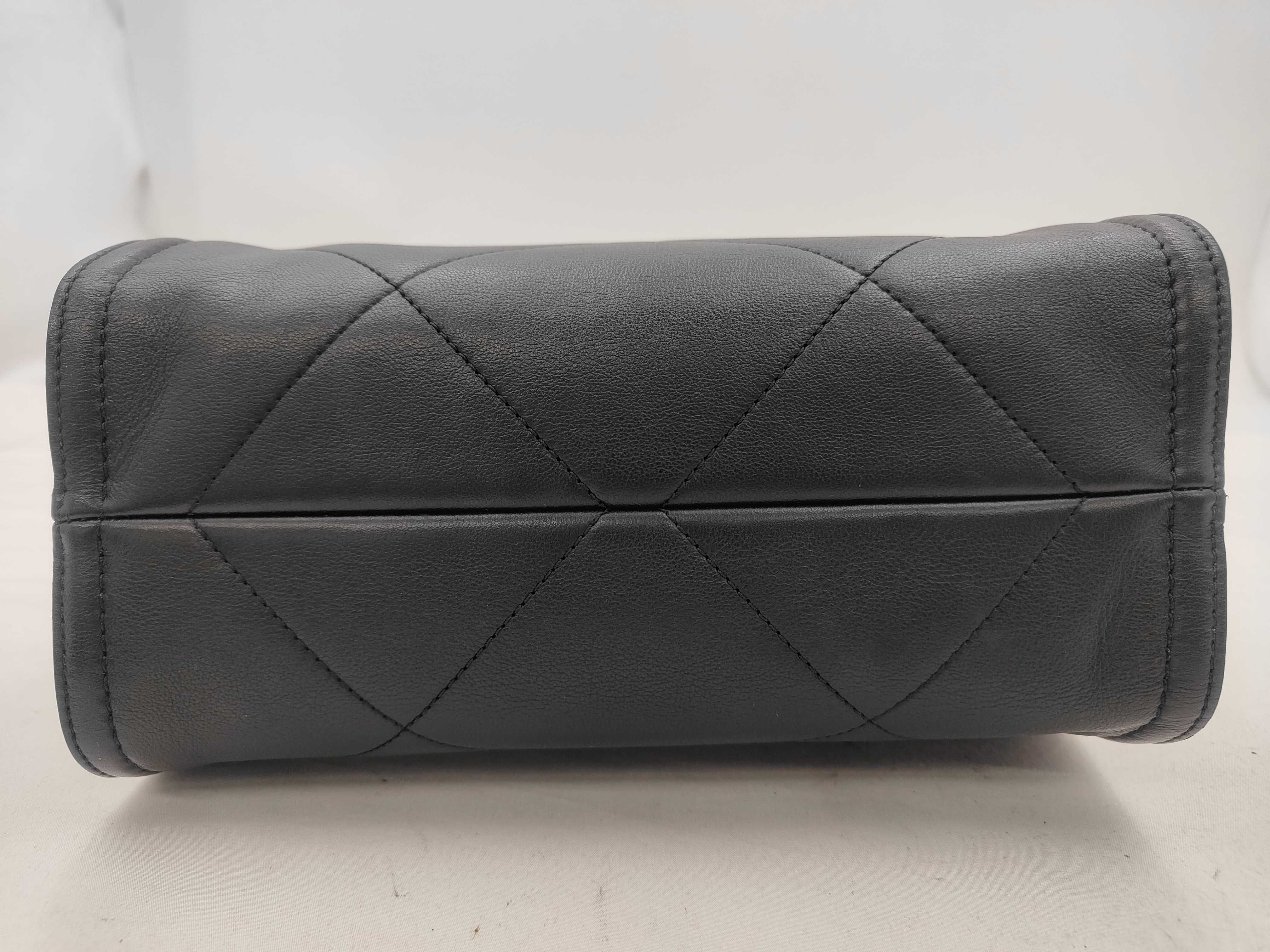 AS2750 Matelassé Lambskin Chain Shoulder Bag — view 7