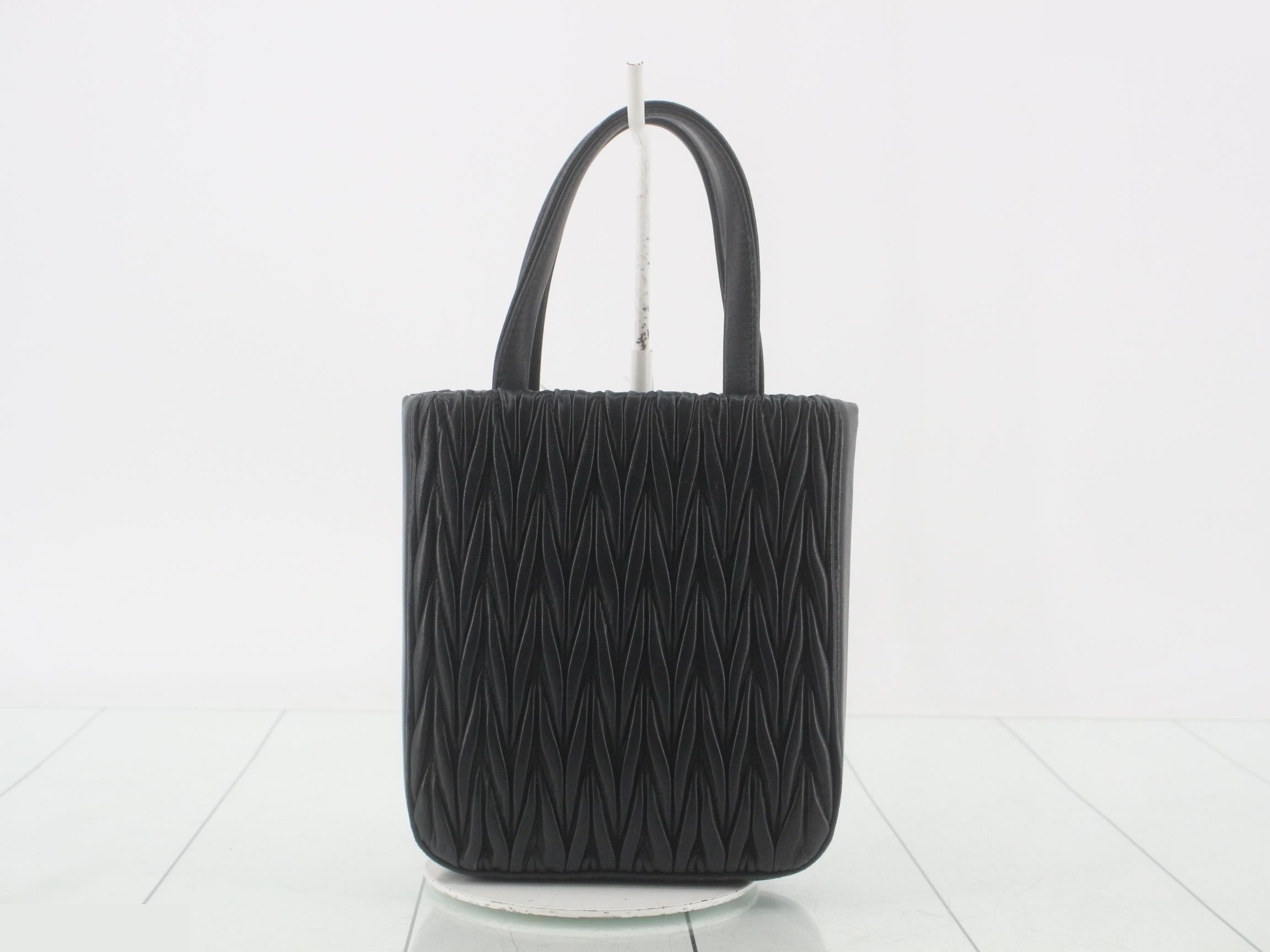 Matelassé (bag) - Shoulder bag - Black — view 2
