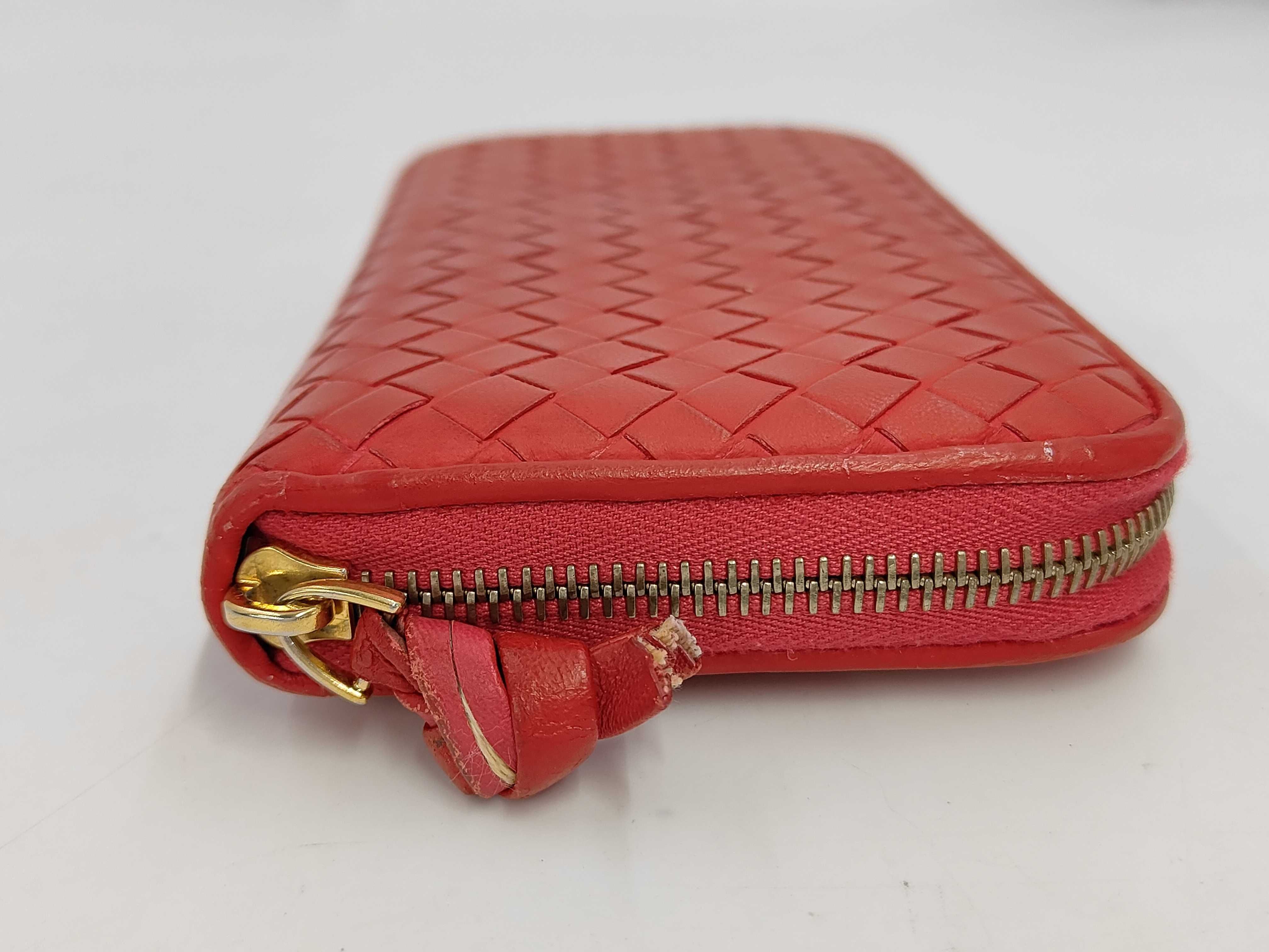 Intrecciato Long Wallet, Round Leather, Red — view 4