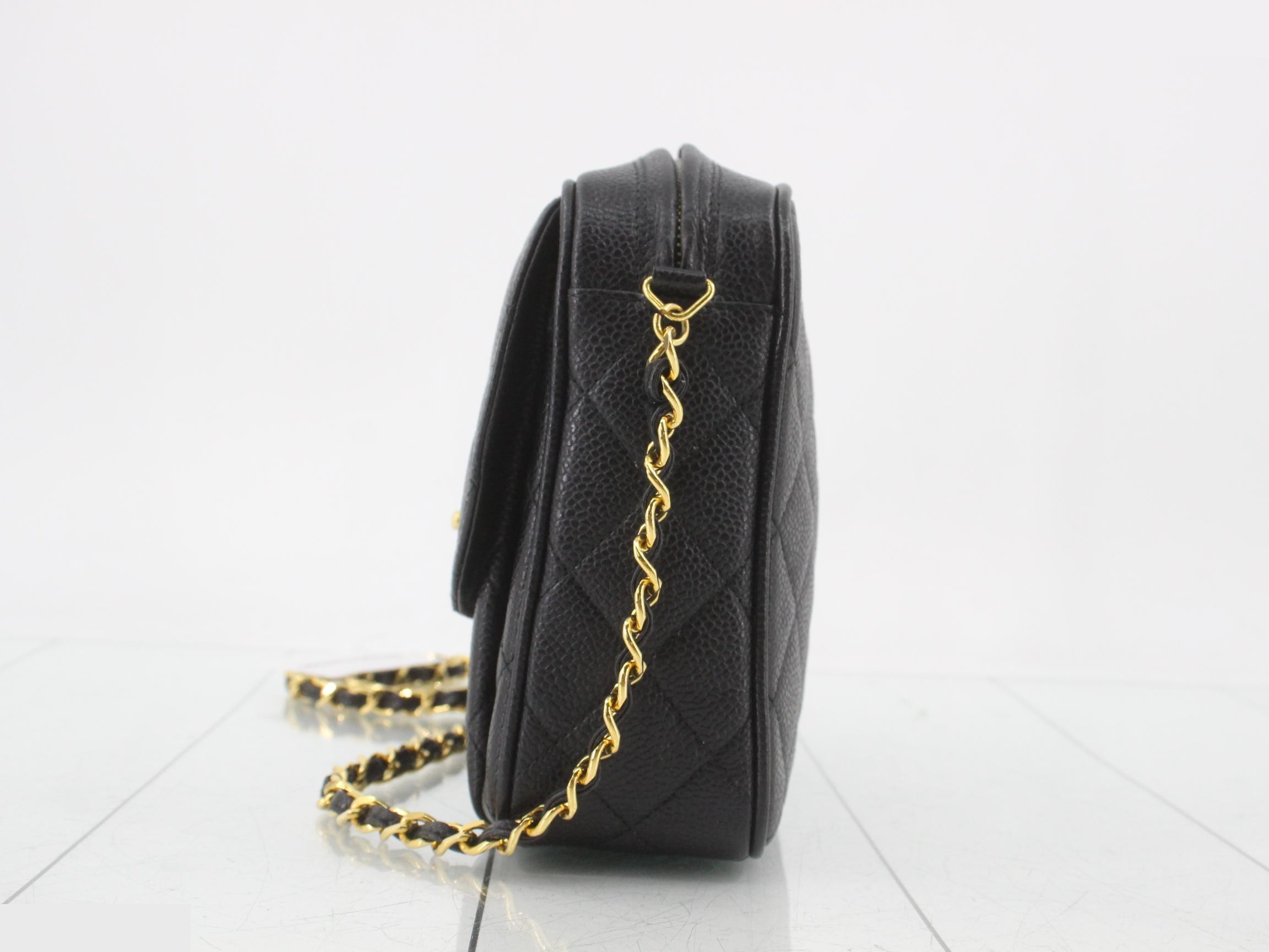 Matelassé caviar chain shoulder bag, with seal card. — view 3