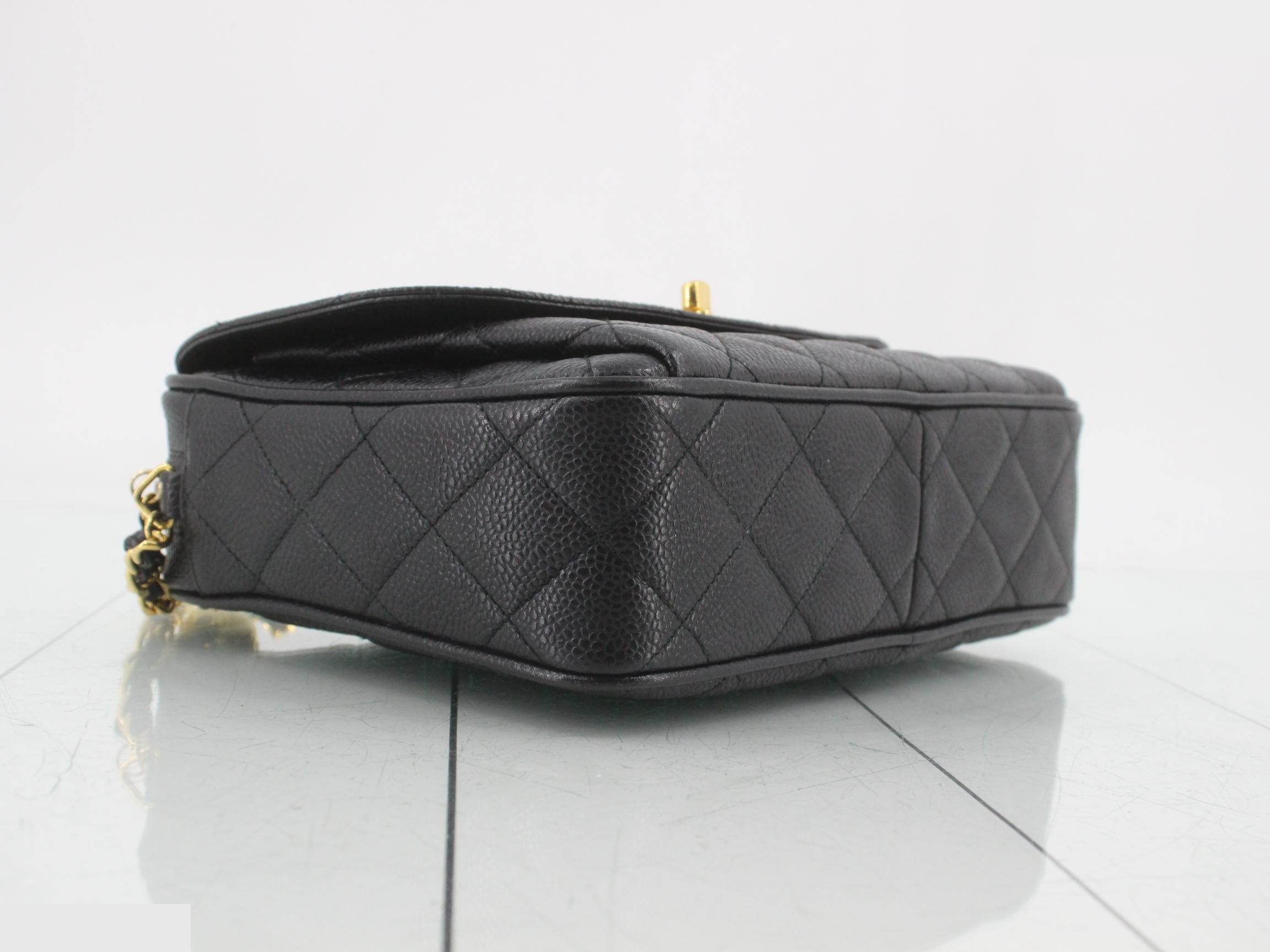 Matelassé caviar chain shoulder bag, with seal card. — view 5