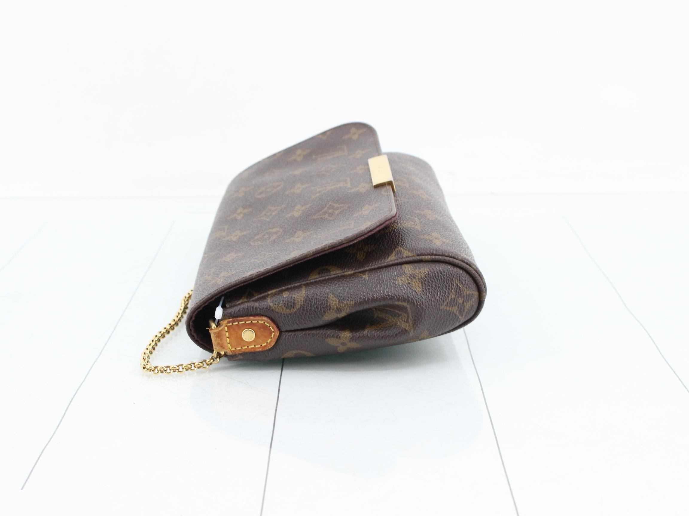 M40718 Monogram Favorite MM 2-Way Shoulder Bag — view 4